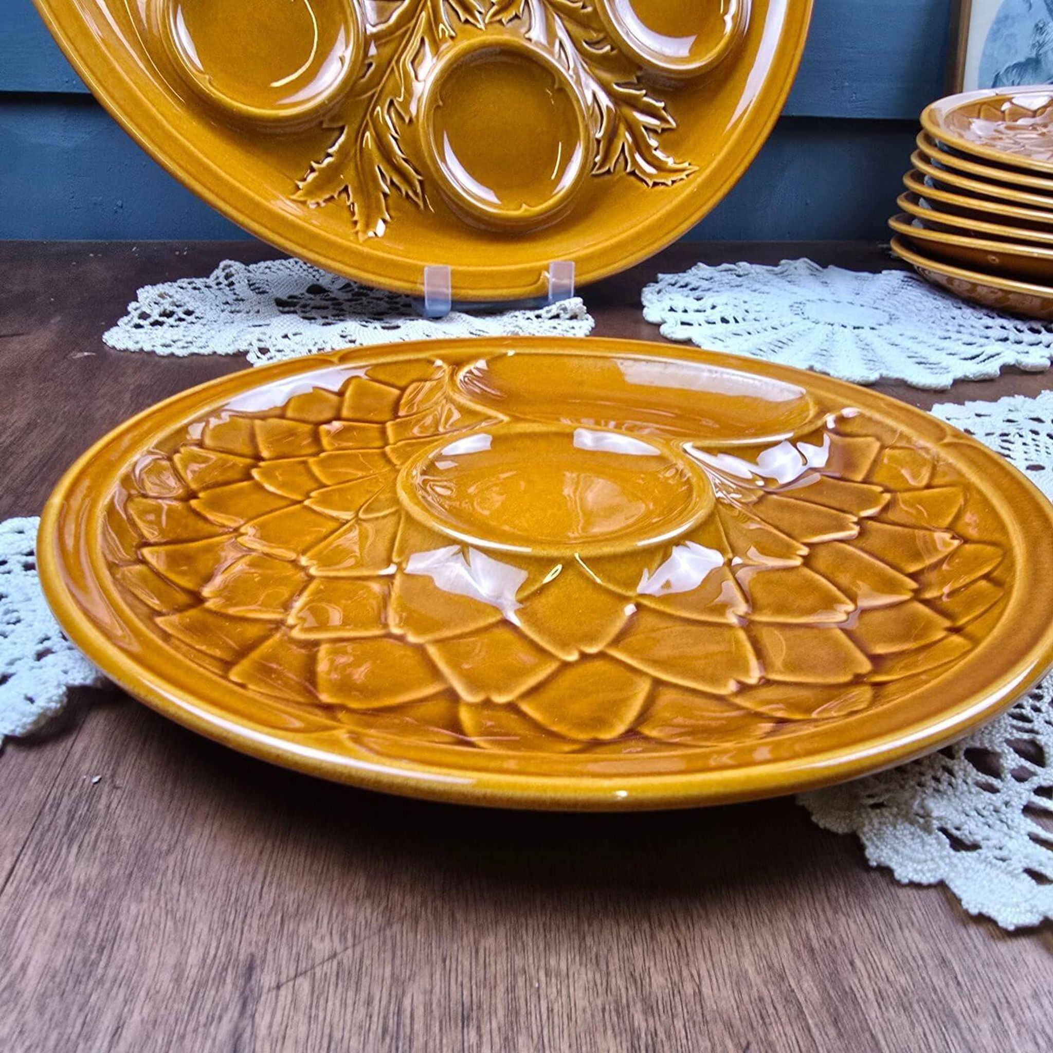 Artichoke service Salins France – 8 plates and serving dish barboti