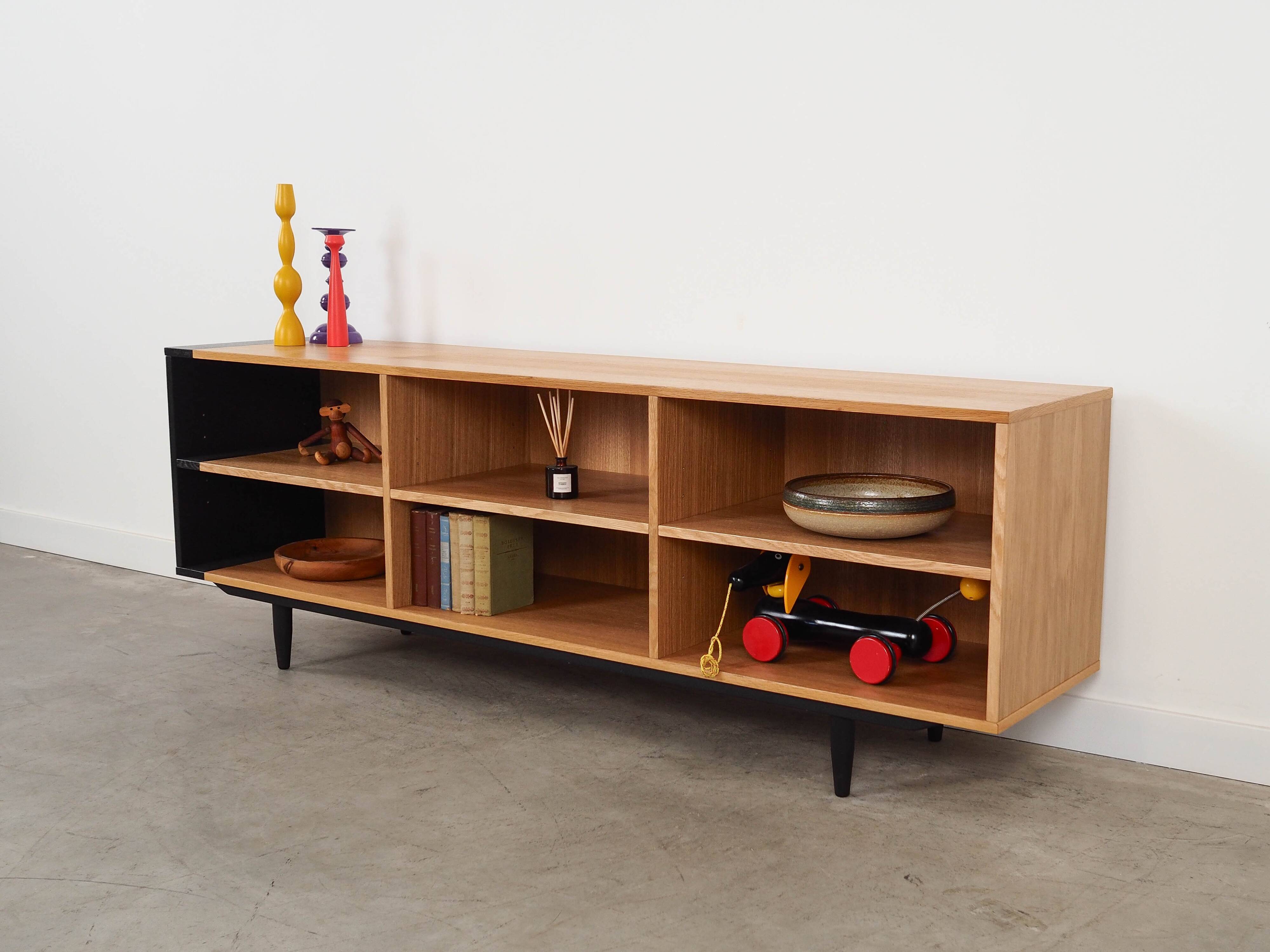 Bibliothèque en chêne, design scandinave