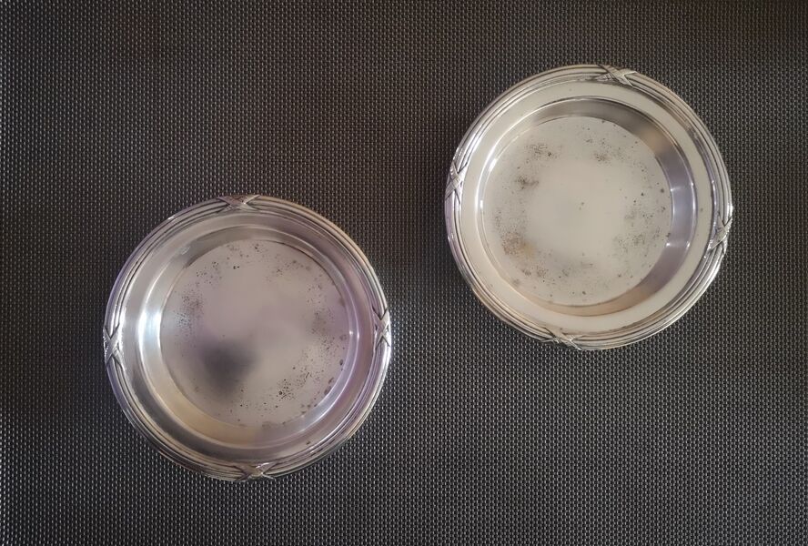 Pair of silver metal bottle underwear punched Art Deco - 1930s