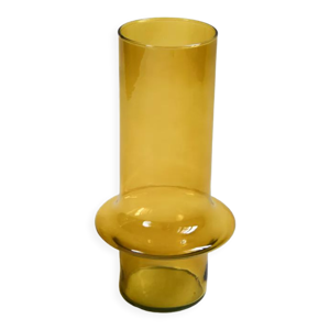 vase jaune en verre