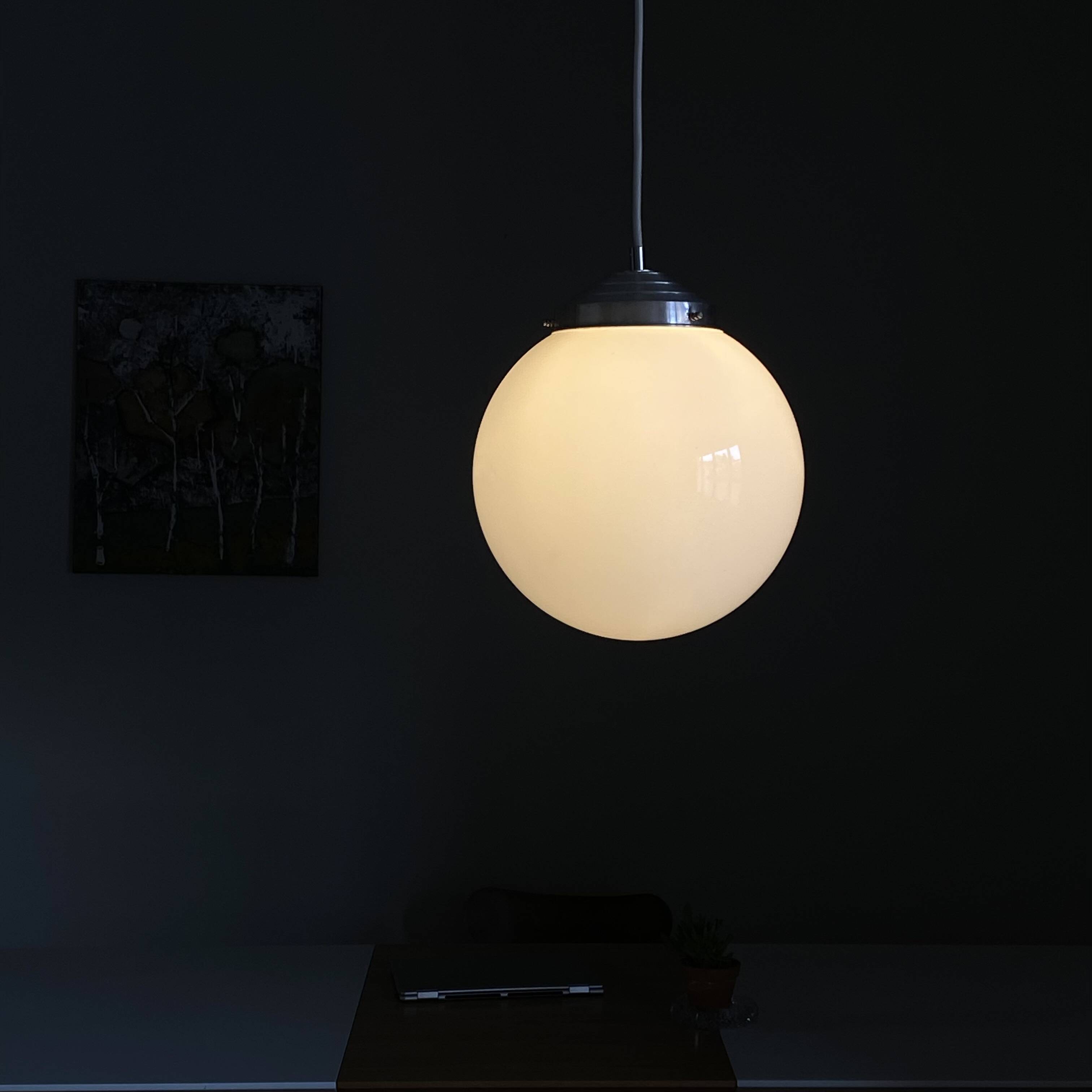 Suspension large globe in white opaline glass 25 cm