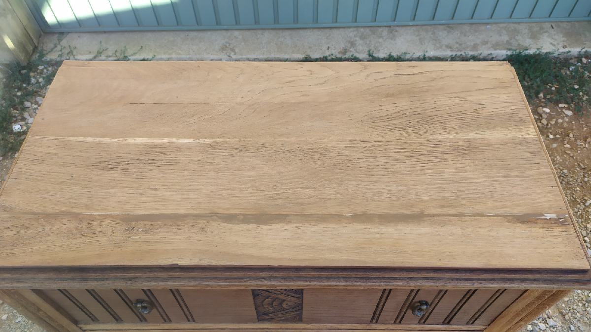 Antique chest of drawers