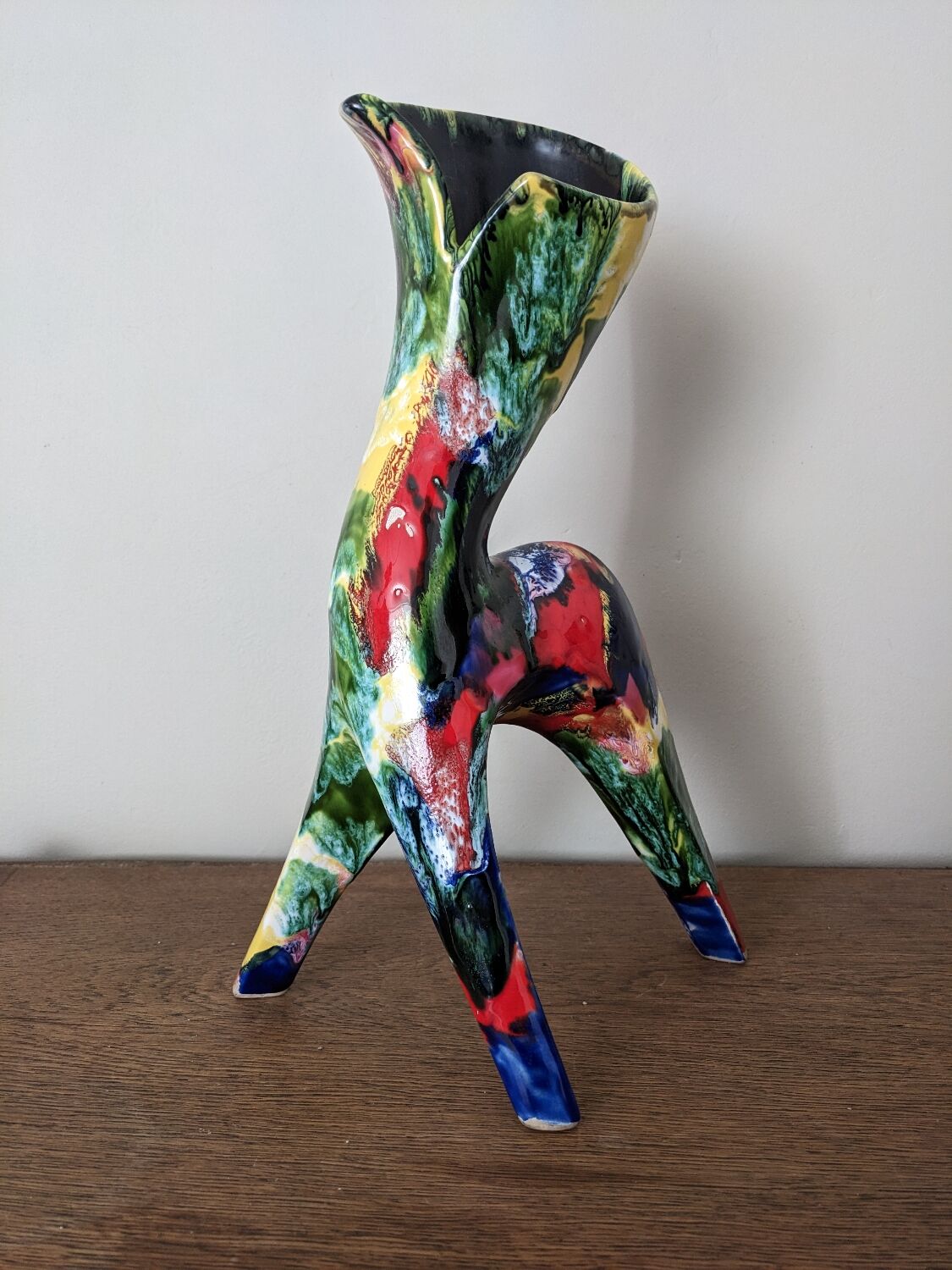 Vase tripode zoomorphe en céramique A. Dressinval