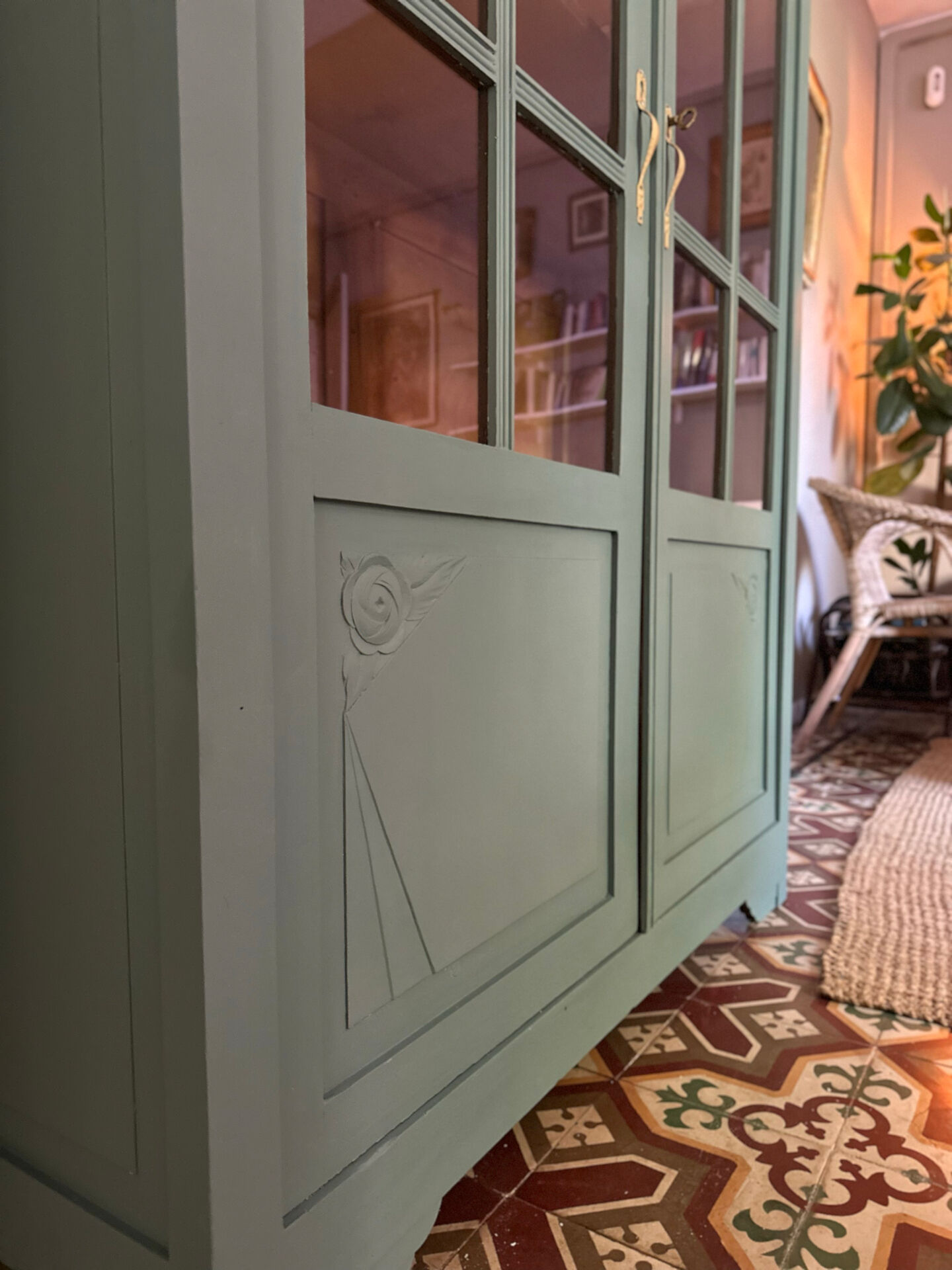 Art Deco display cabinet