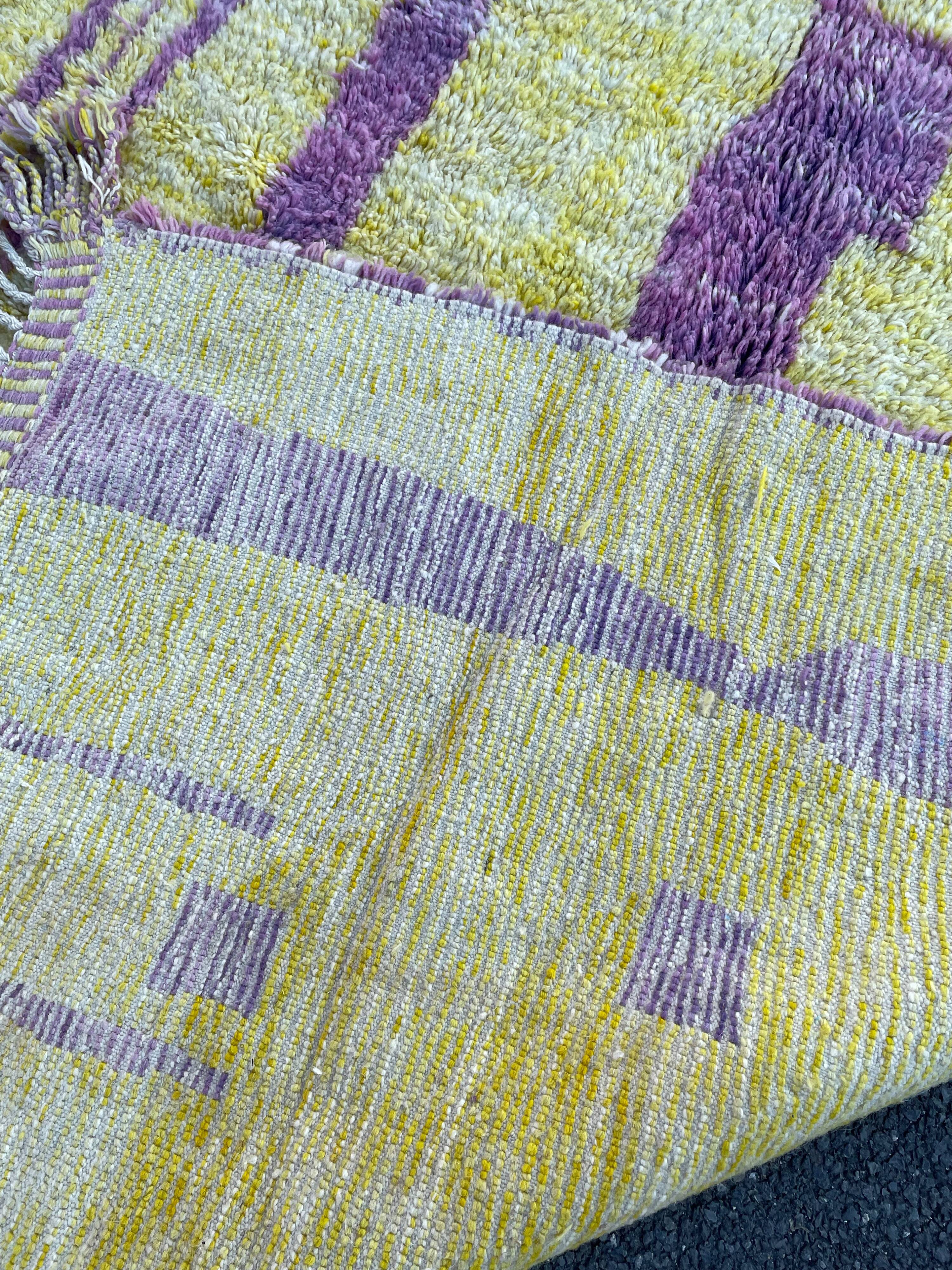 Moroccan berber carpet M'rirt 210x300 cm