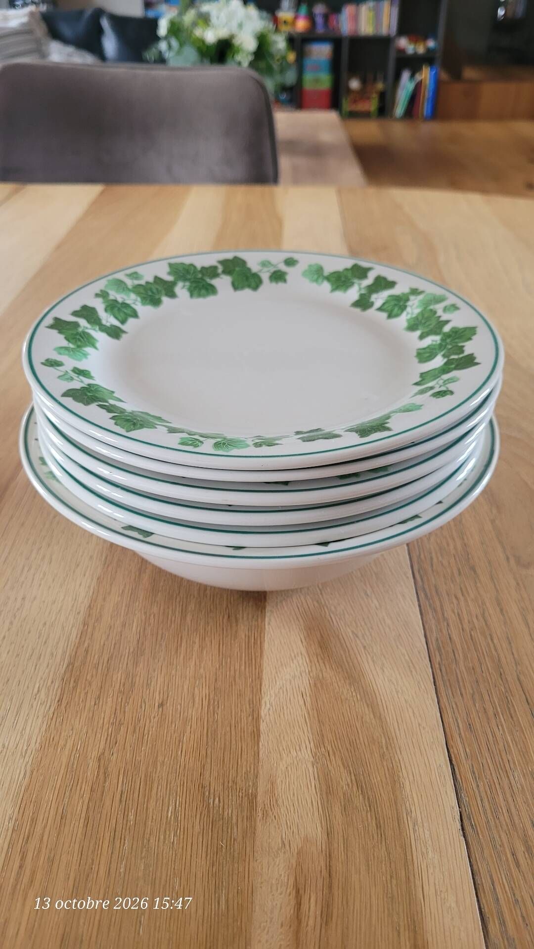 5 dessert plates and their matching bowl (Luciano)