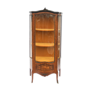 vitrine de forme galbée