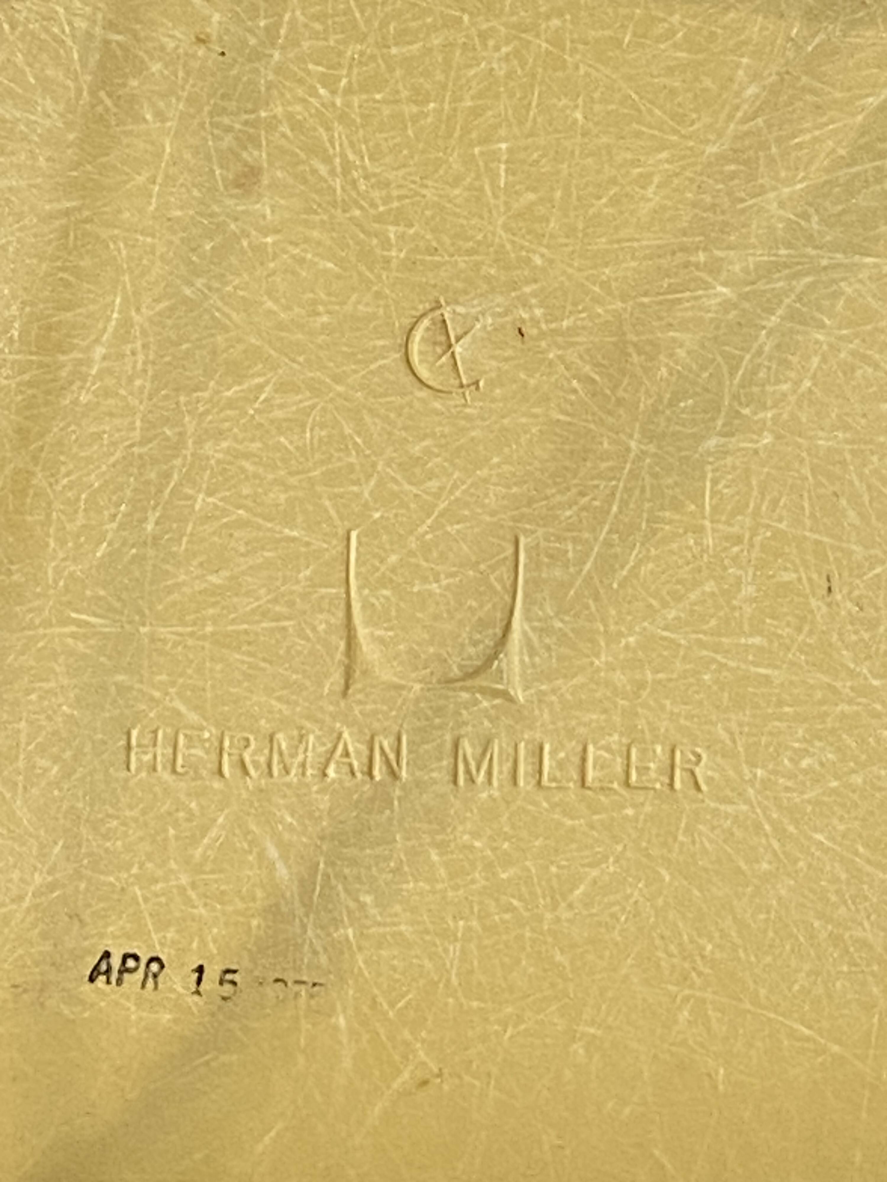 Fibreglass chair skai vinyl DSR Eiffel yellow Eames Herman Miller