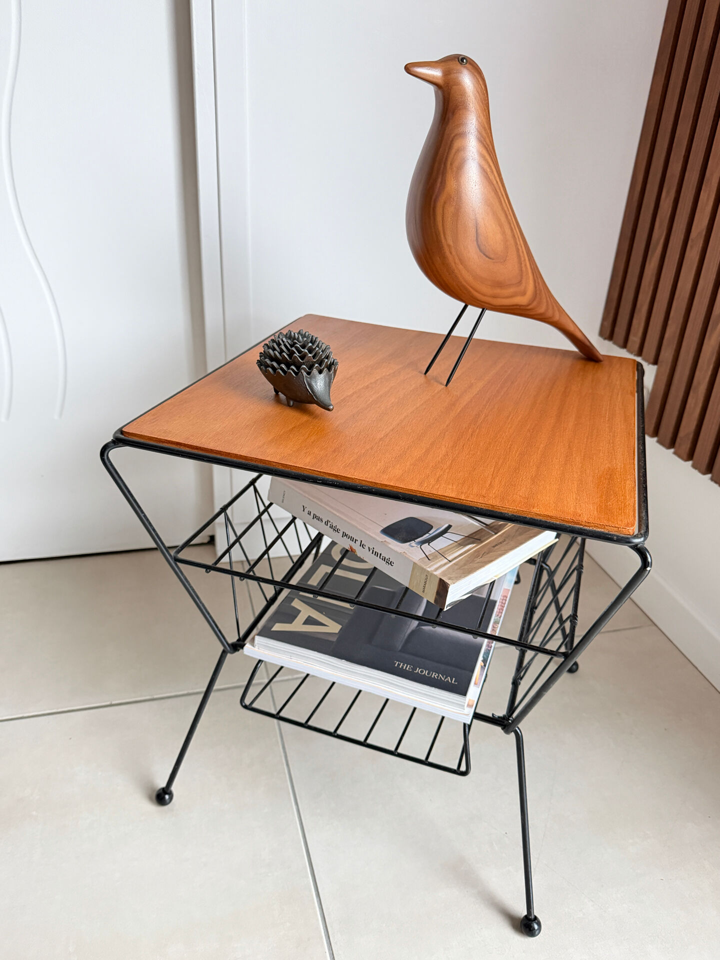 Side table / Vintage 50s-60s magazine rack table