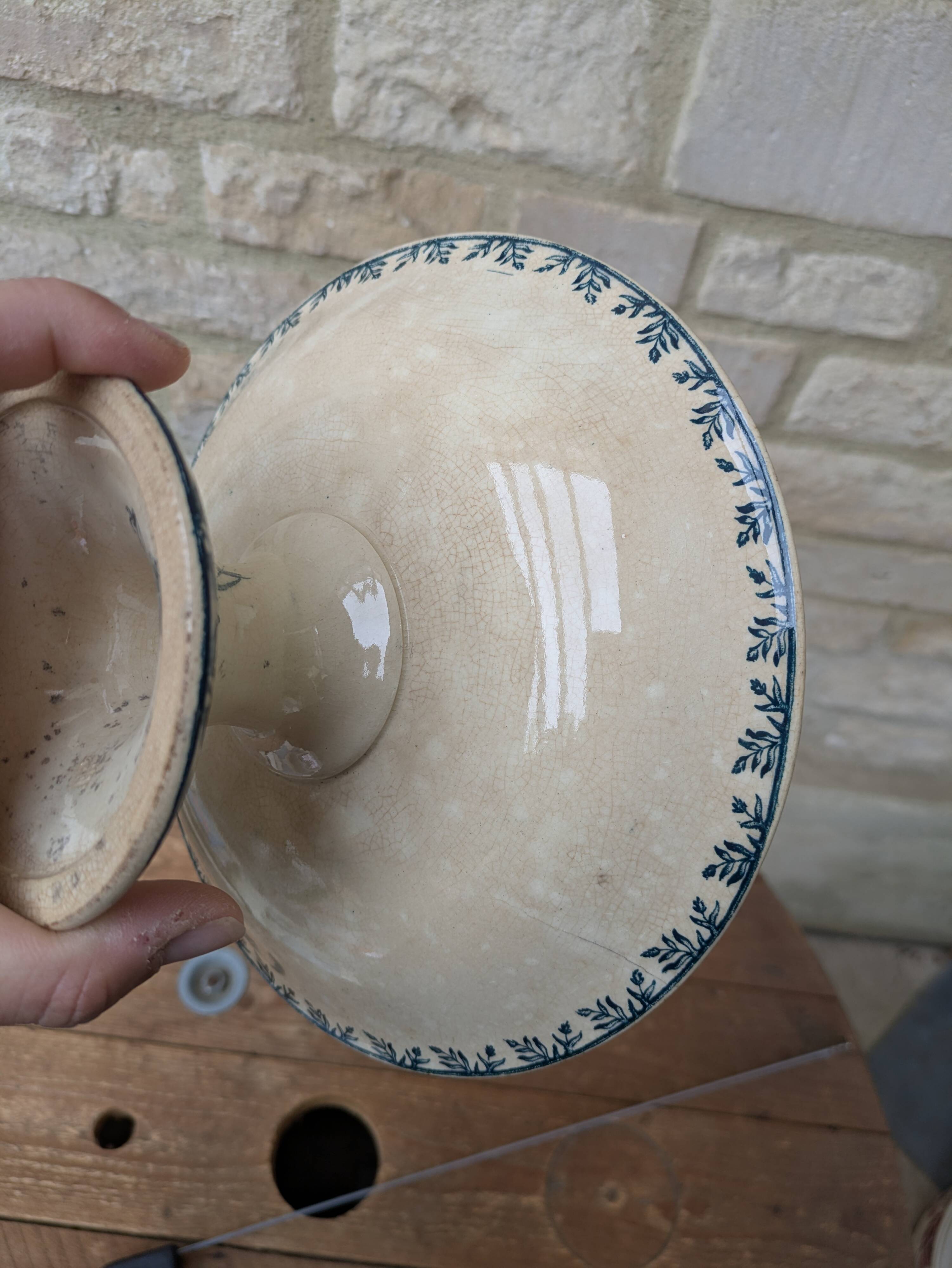 Opaque porcelain compote from Gien, Villageois model, Terre de Fer.