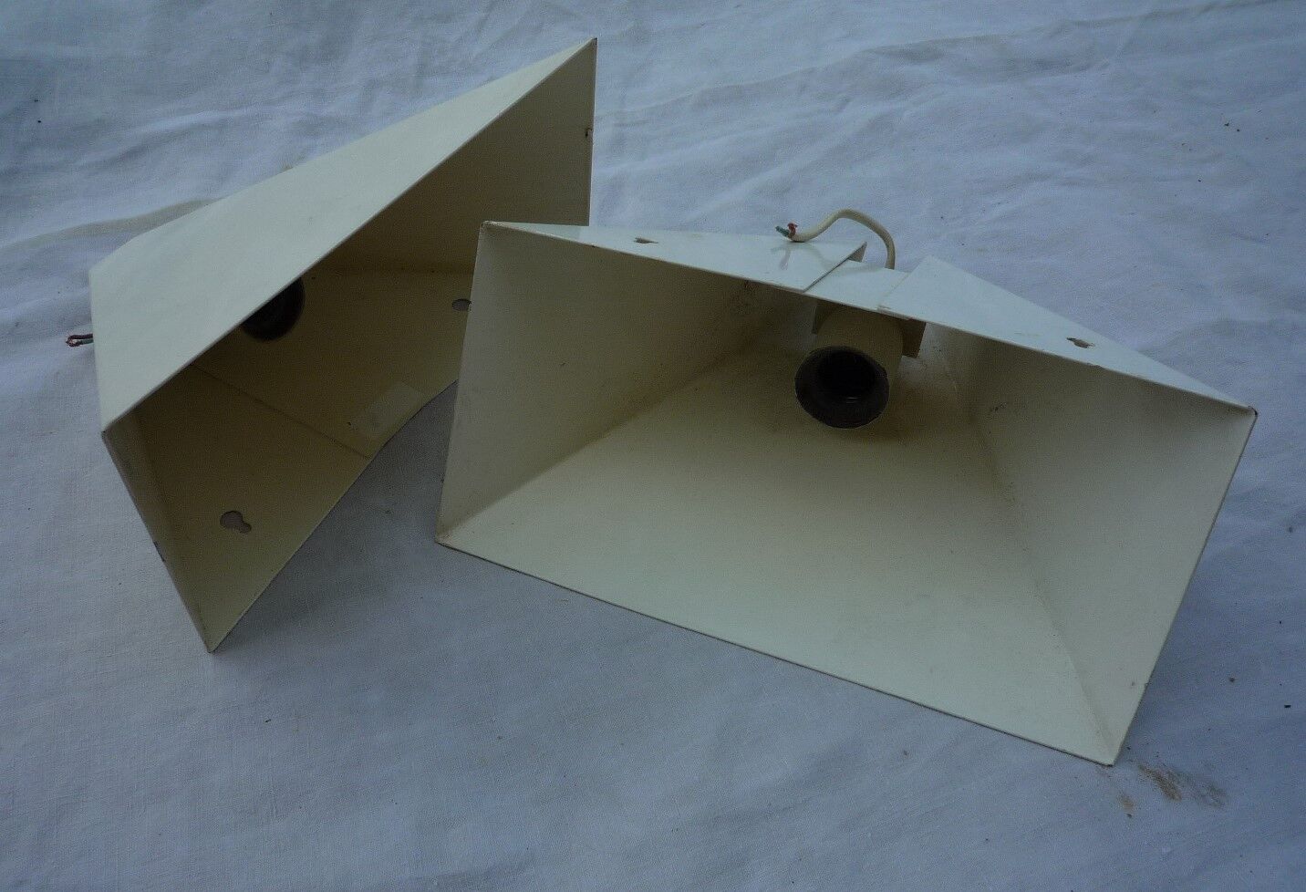 Pair of white lacquered metal wall light vintage 80s