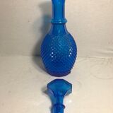 Carafe en verre moulé bleu forme géométrique + bouchon