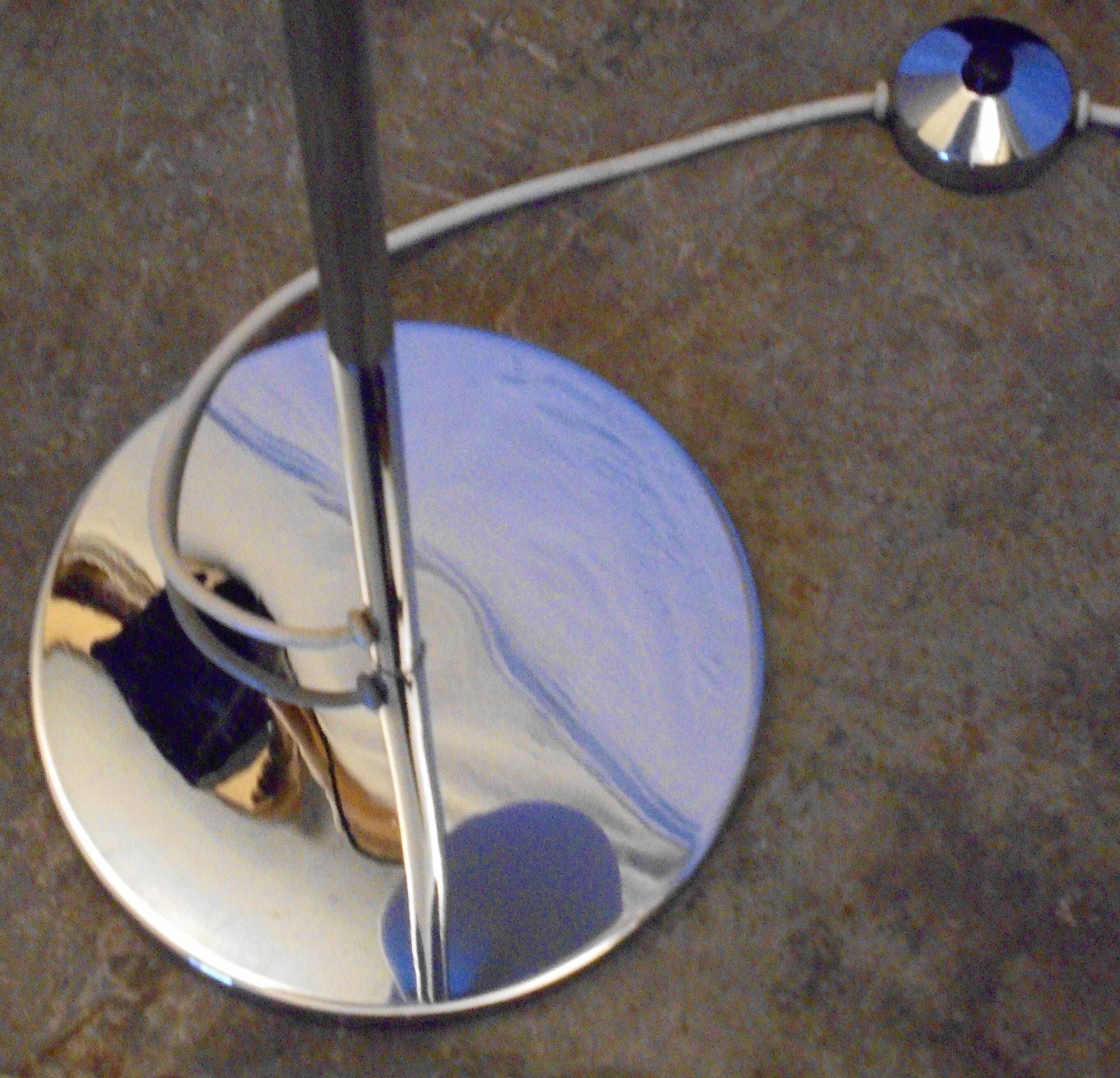 Lamppost 6 balls in white opaline, years 70