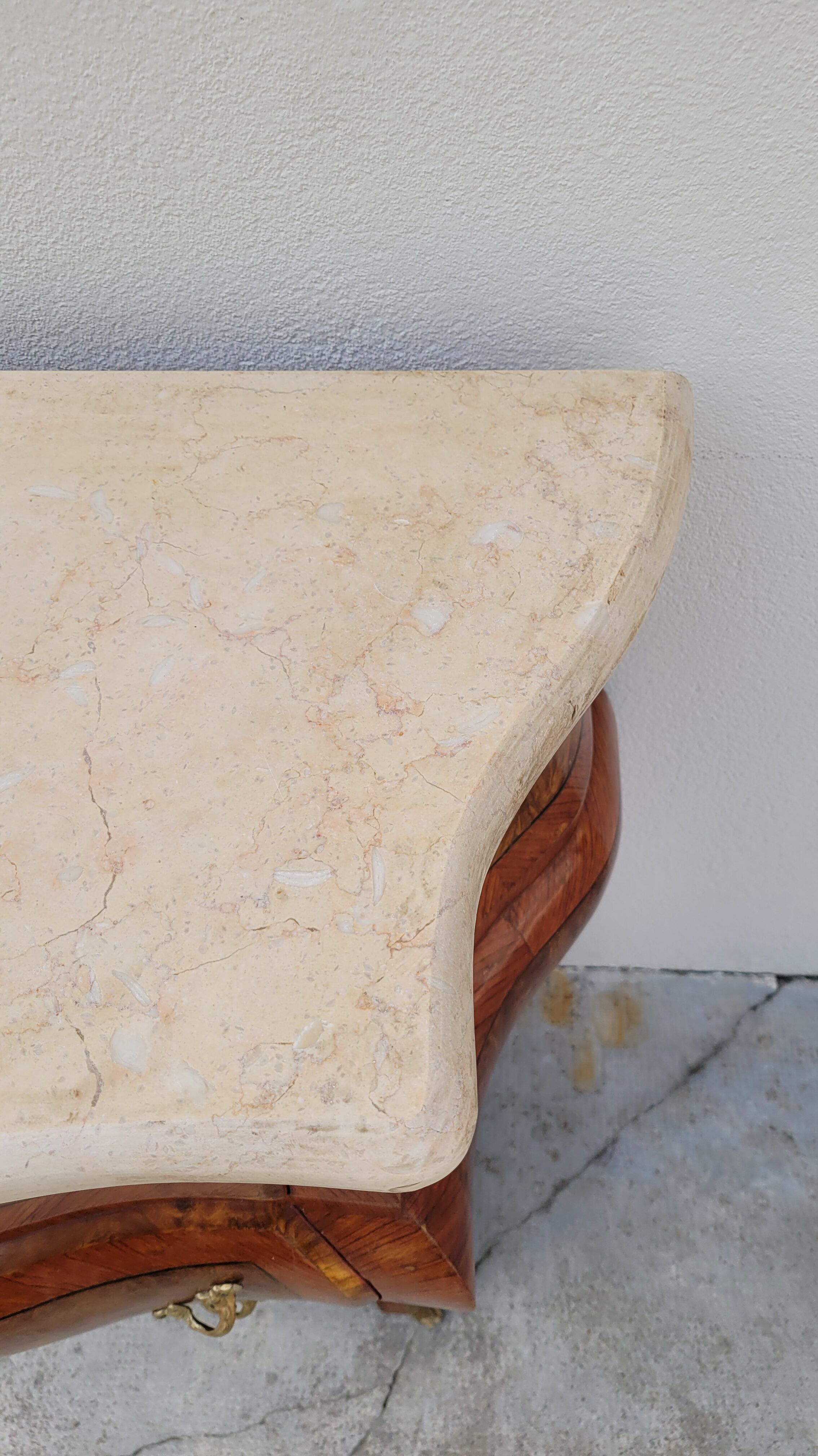 Louis XV style curved chest of drawers in marquetry