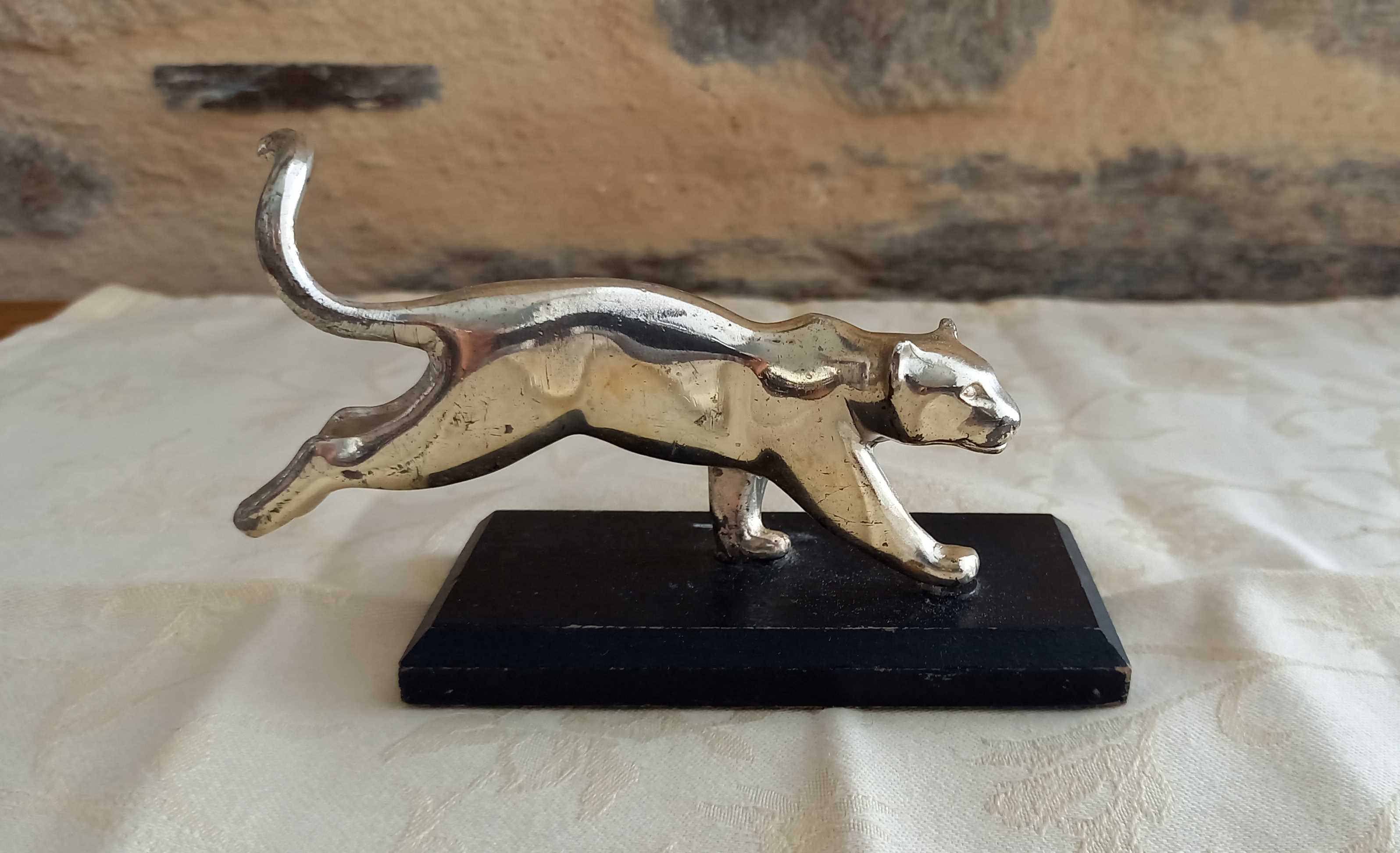 Silver tin paper press