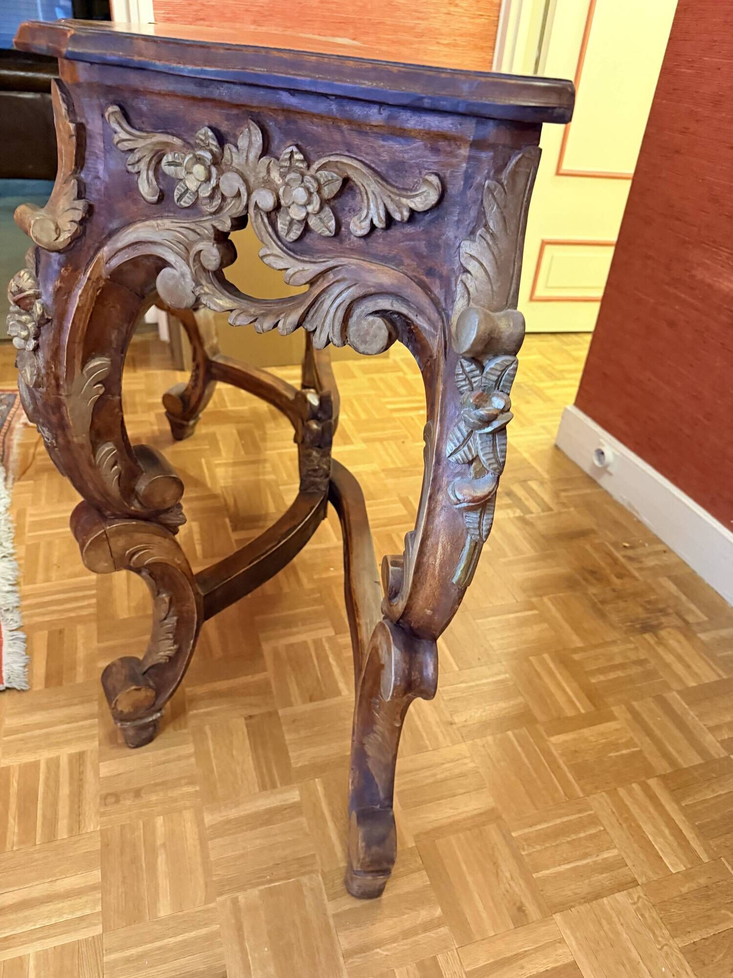 Antique carved wooden console – Louis XIV style – floral decoration