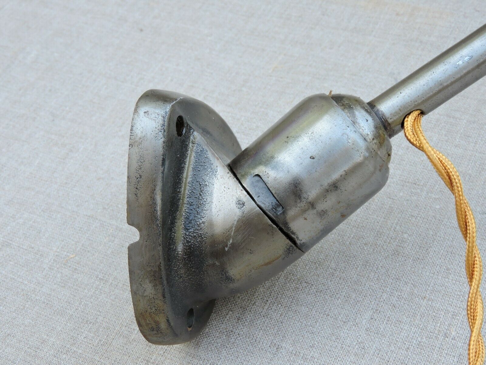 Vintage lamp apply mazda large model workshop wall