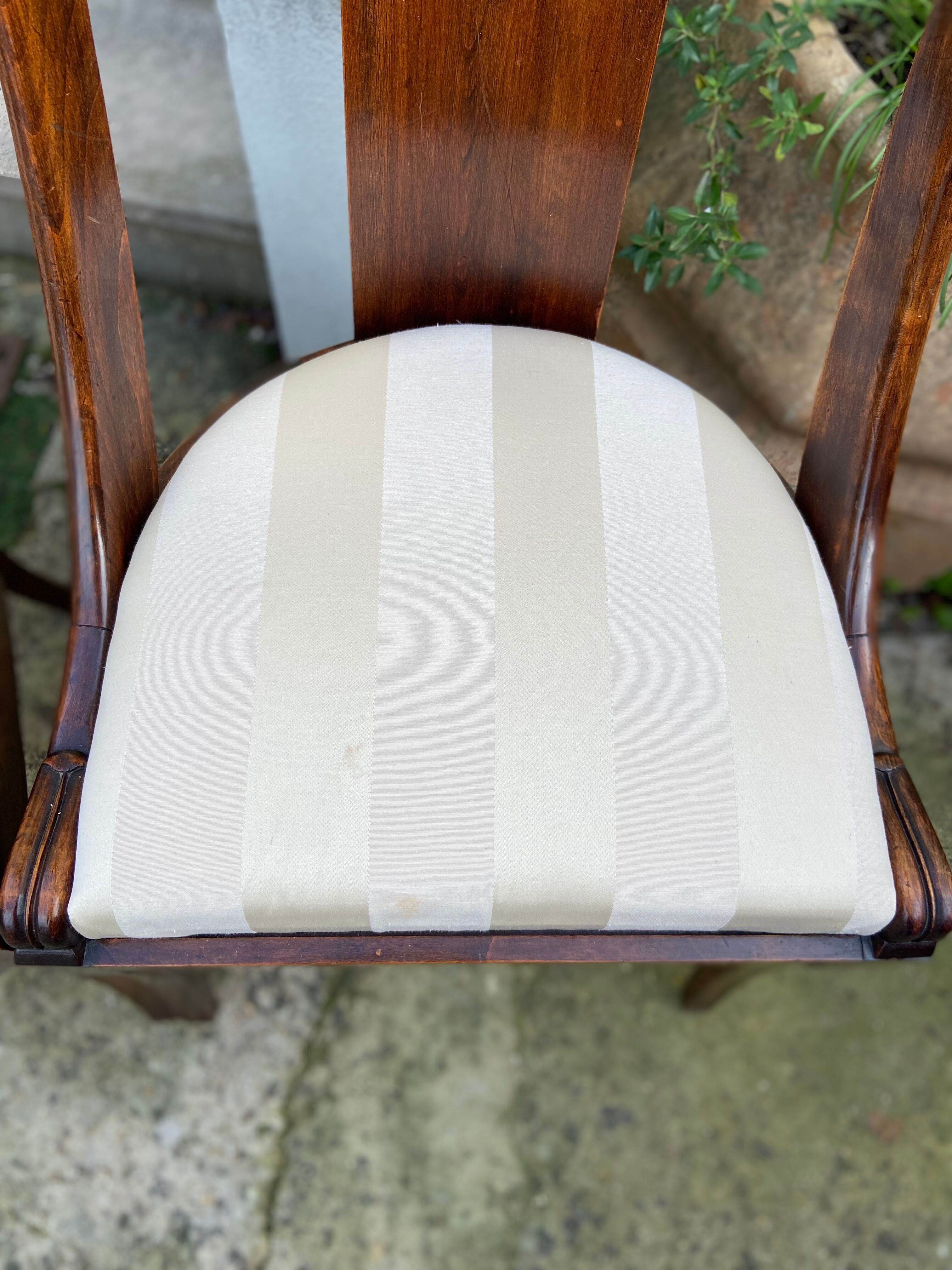 Suite de 4 chaises gondole style Empire