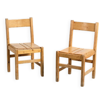 Pair of pine chairs, Maison Regain, France, circa 1970.