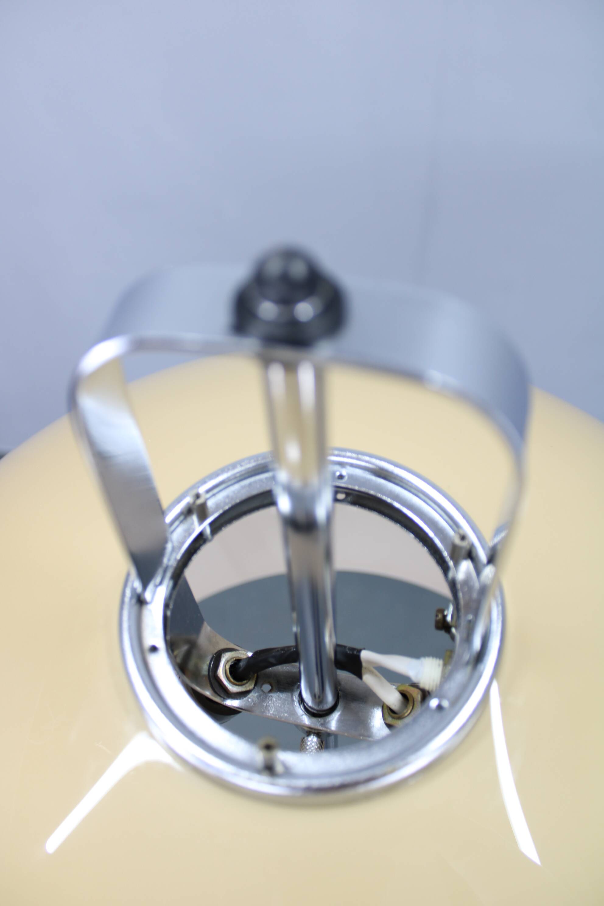 Guzzini Meblo floor lamp with plastic shade, Italy 1970 — Space Age chrome modern