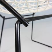 Set of two Diamond chair by Harry Bertoia in white & black metal. 1960s