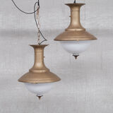 Paire de suspensions en laiton et opaline
