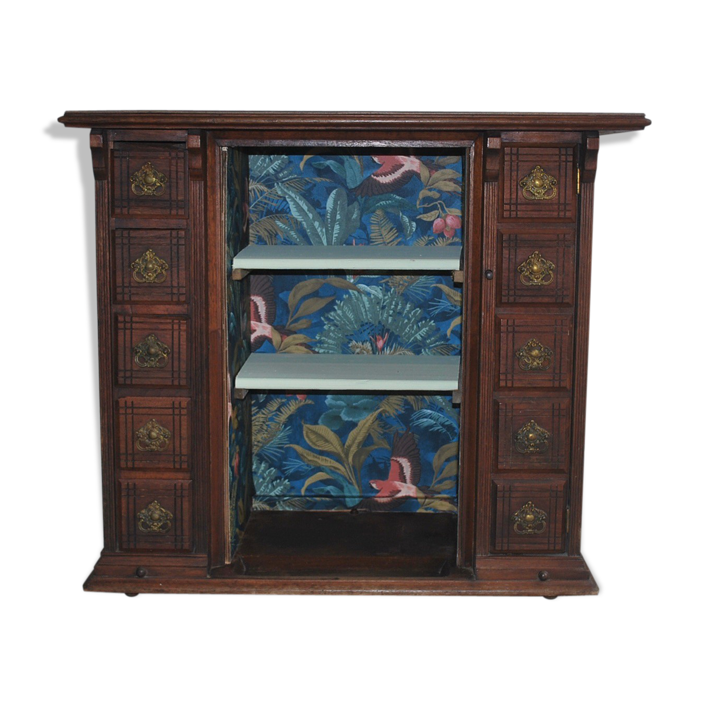 Furniture seamstress