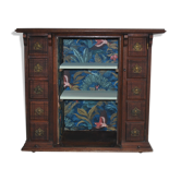 Furniture seamstress