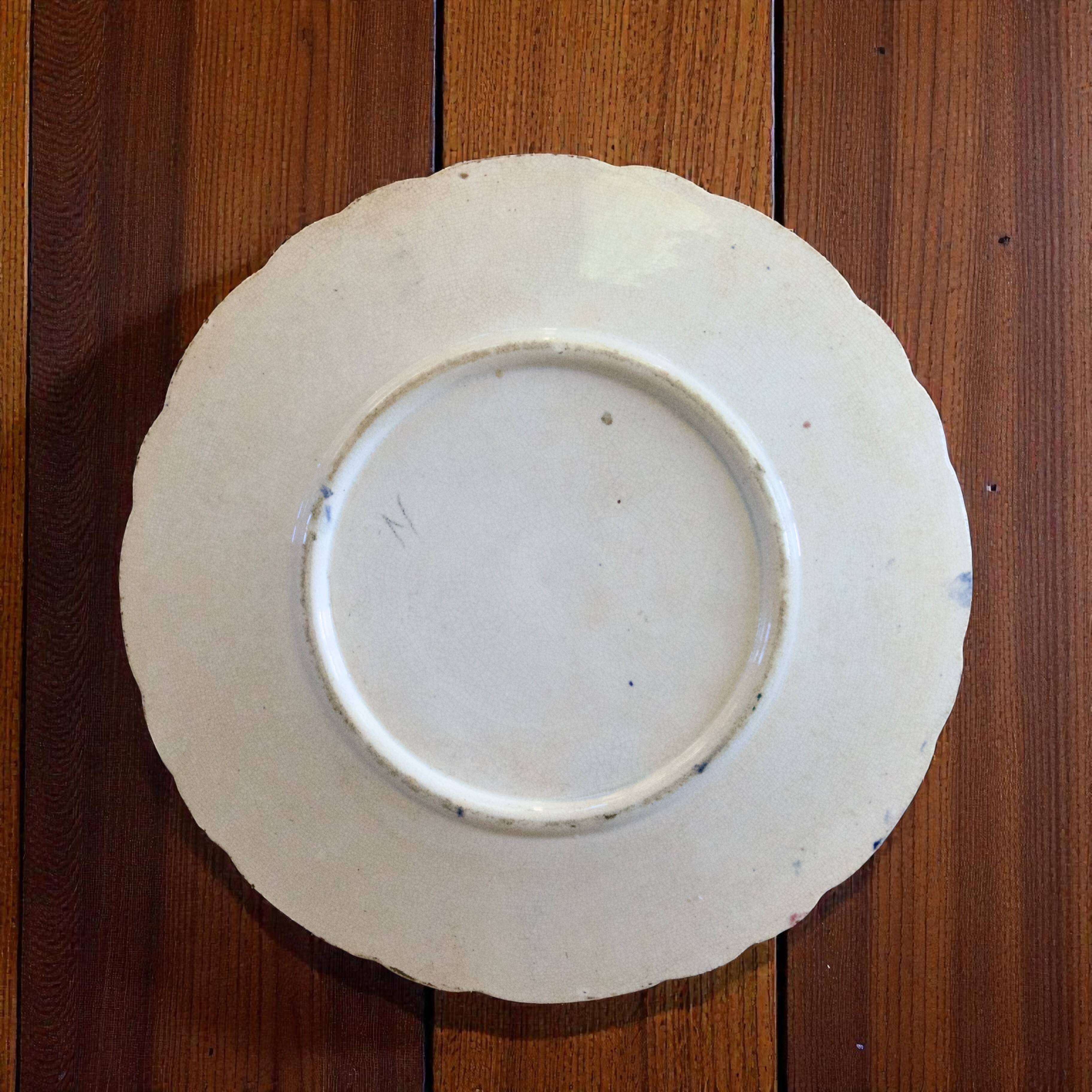 Assiette oiseau antique du XIXe siècle en barbotine de Wasmuël