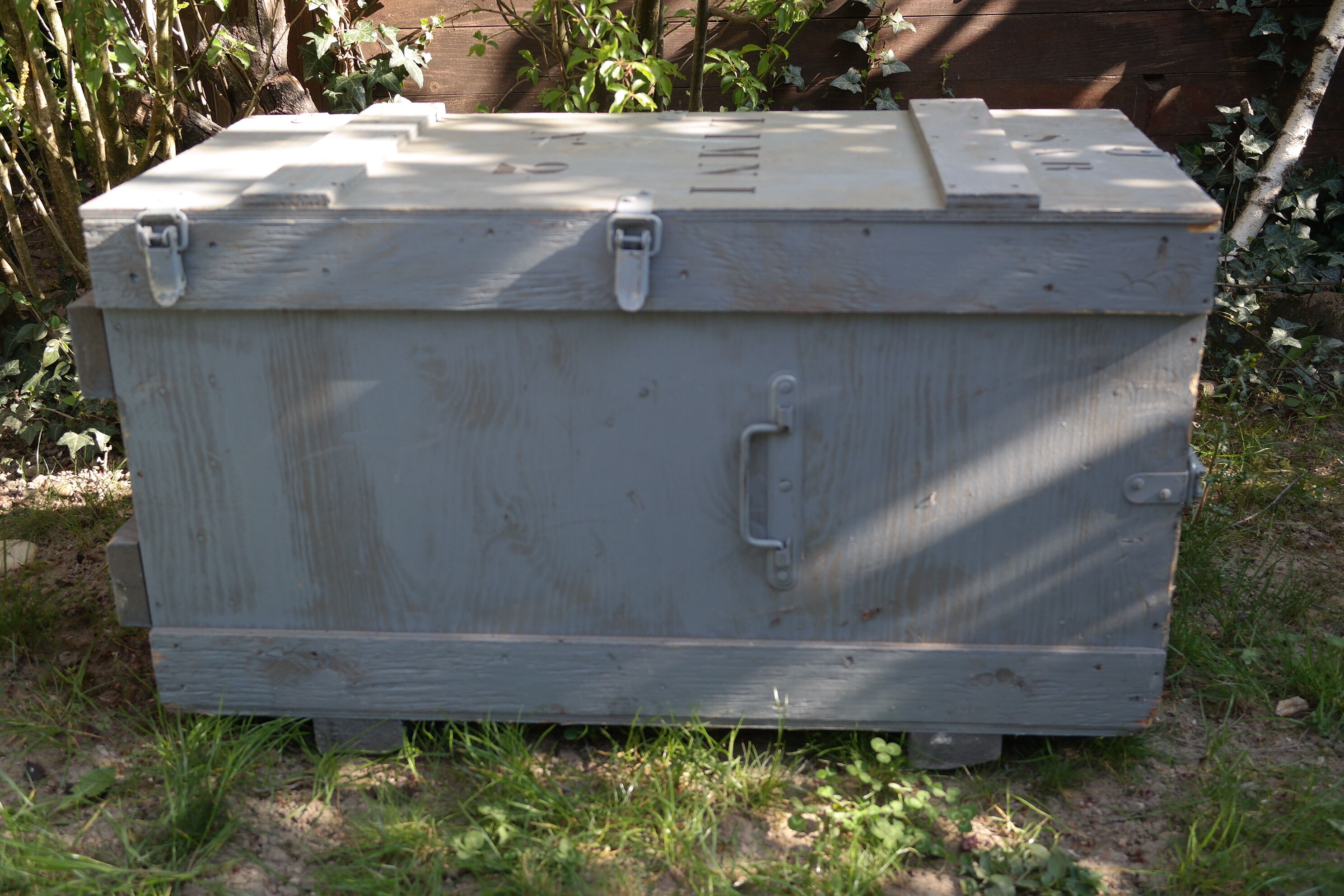 Caisse militaire en bois
