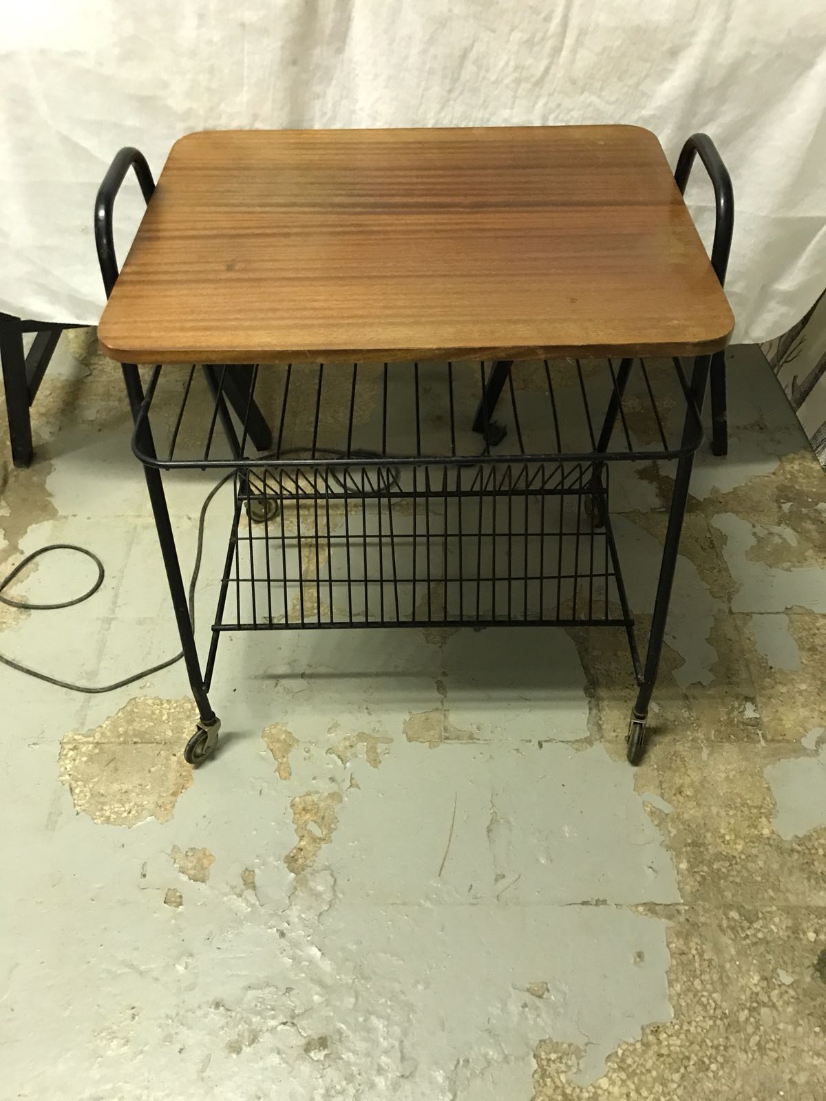 Vinyl rack table