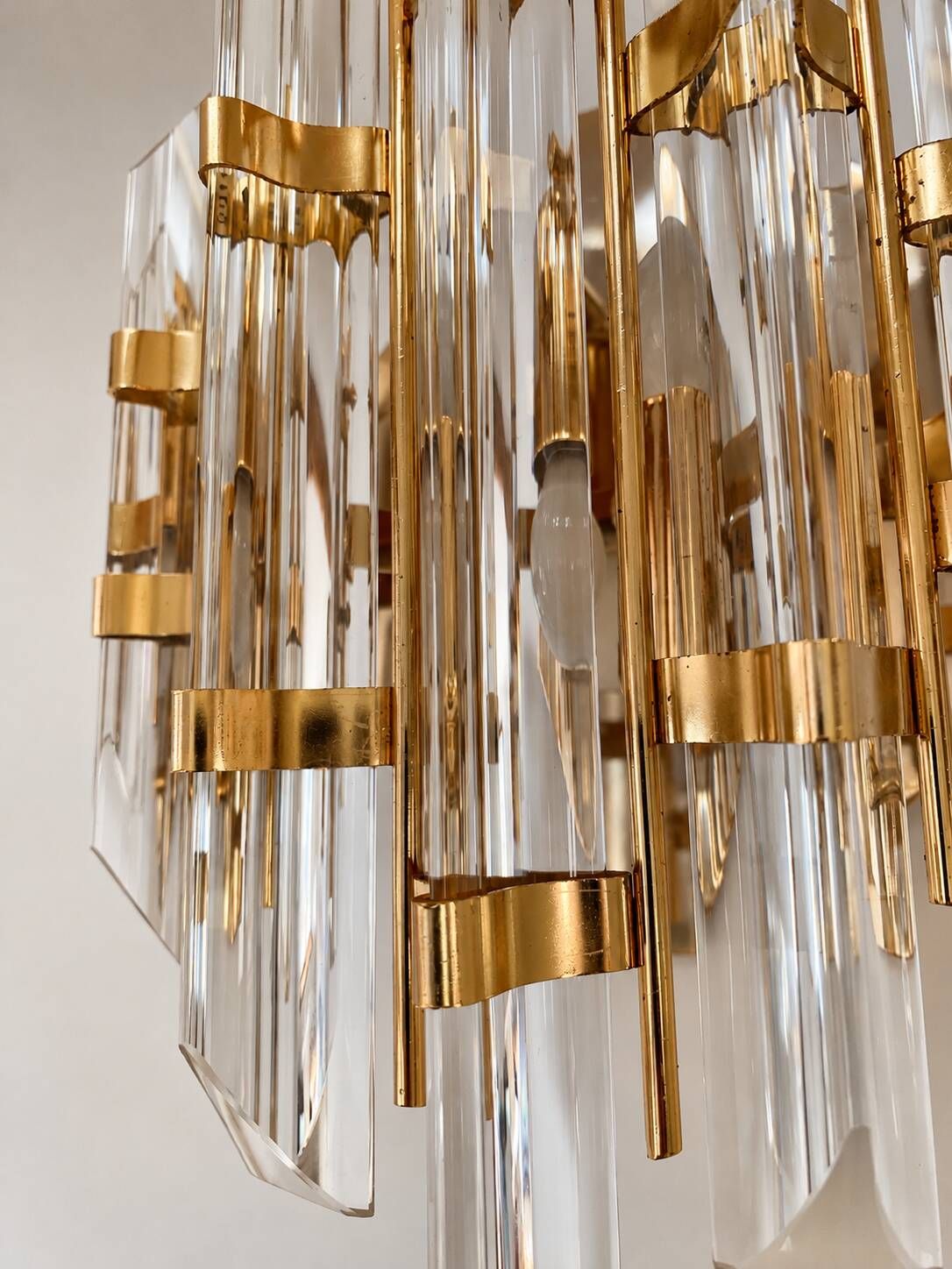 Pair of Venini wall sconces in cut Murano glass, circa 1970.