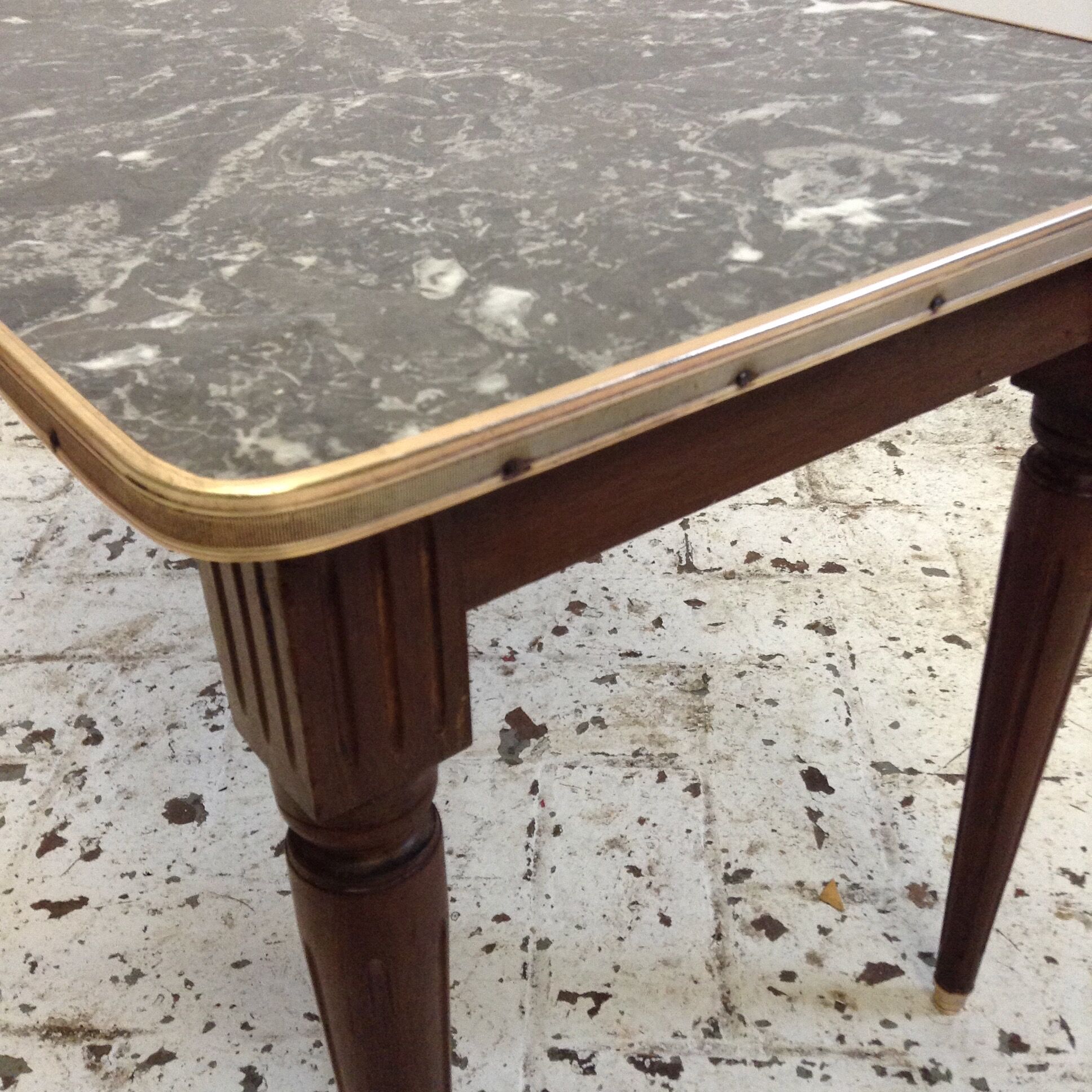 Table low wood, marble and brass