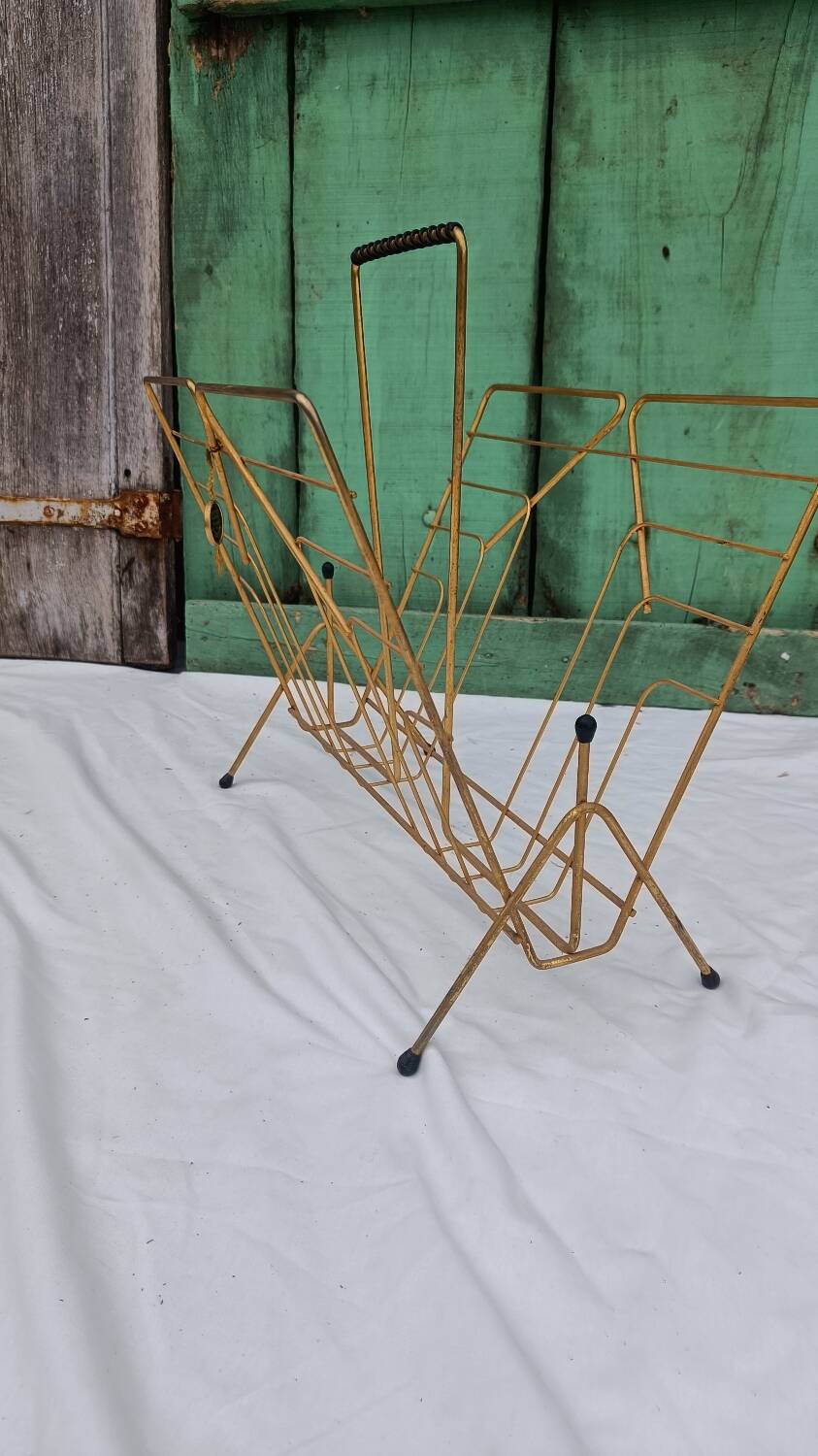 Vintage vinyl magazine rack