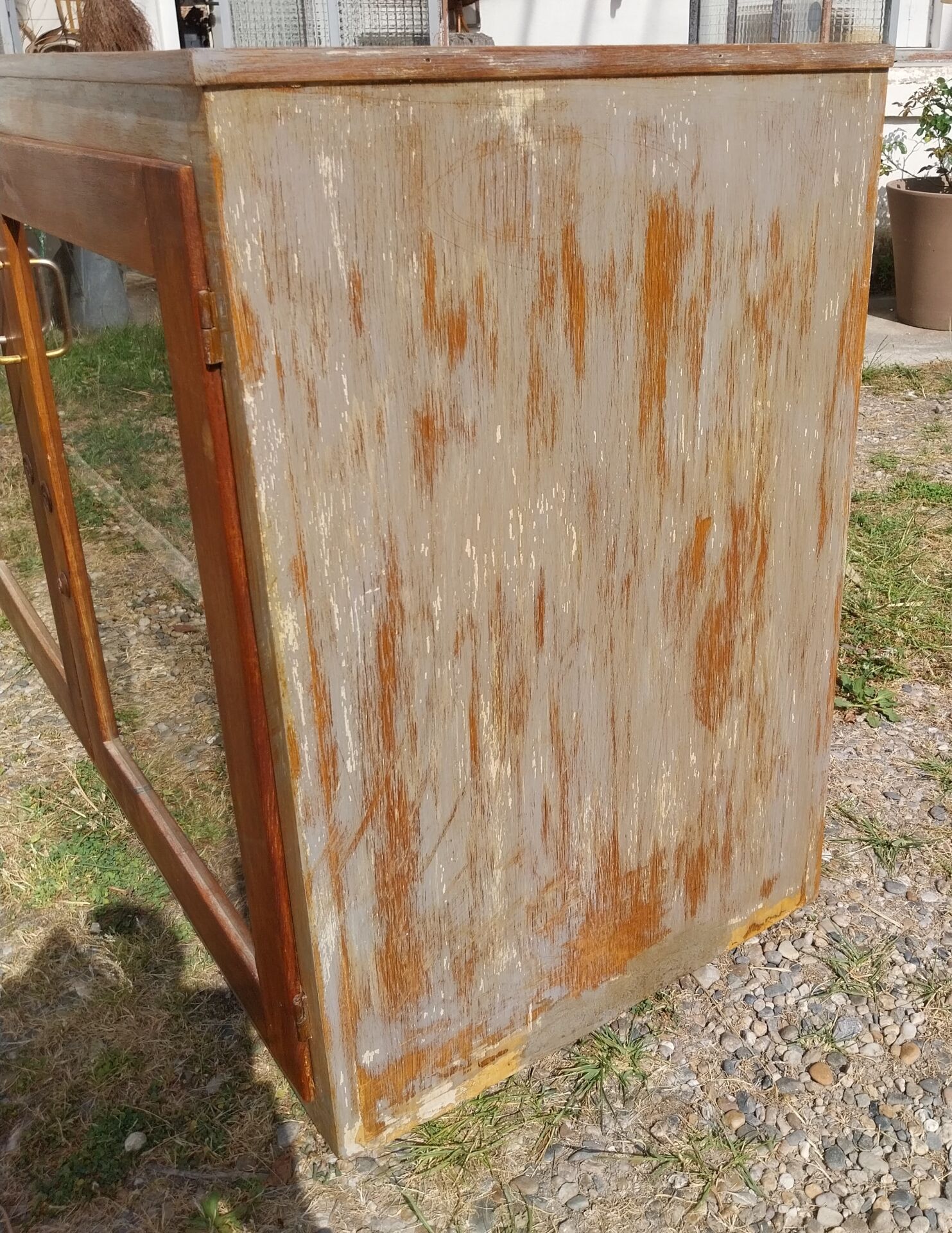 Glass cabinet
