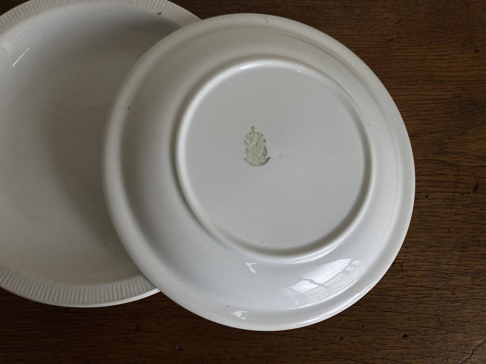 Set of 7 modernist flat plates Lunéville 1930 white earthenware