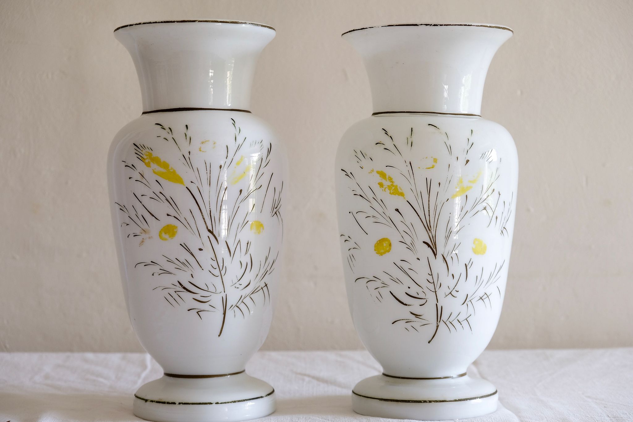 Vase opaline peint à la main français antique