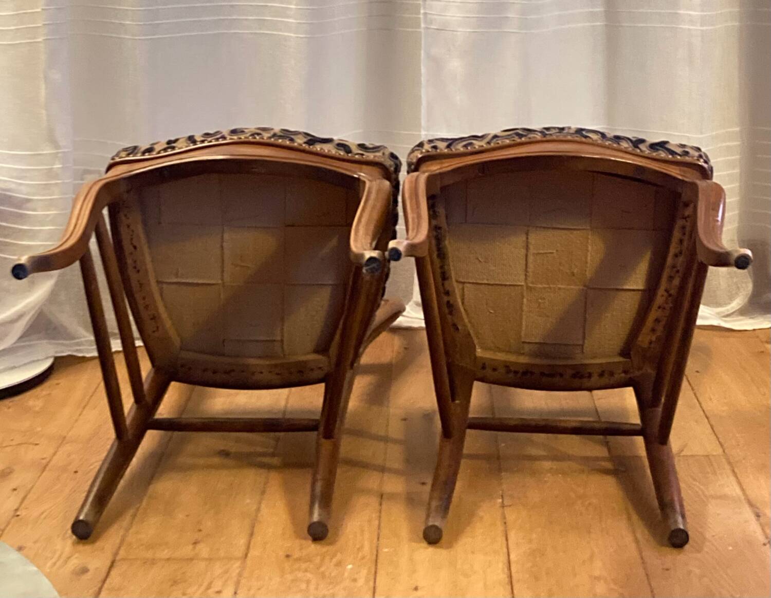 Chaises Louis Philippe en noyer époque XIXe, tapissées à neuf