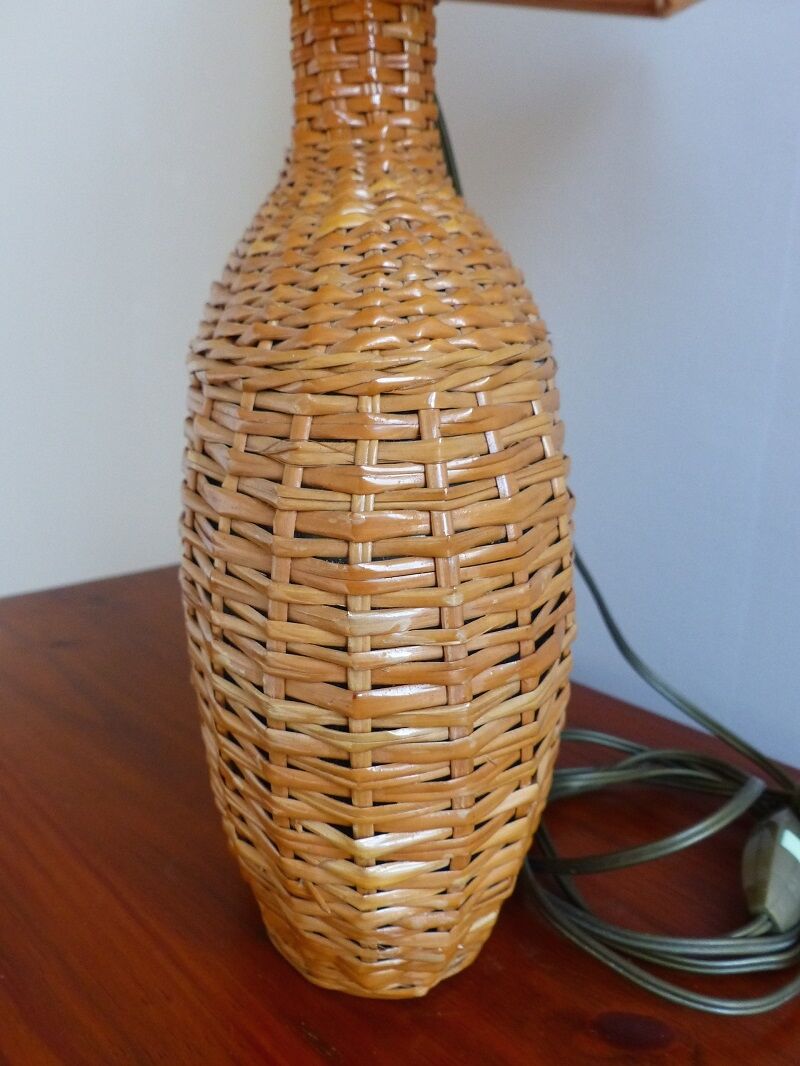 Braided Wicker table lamp