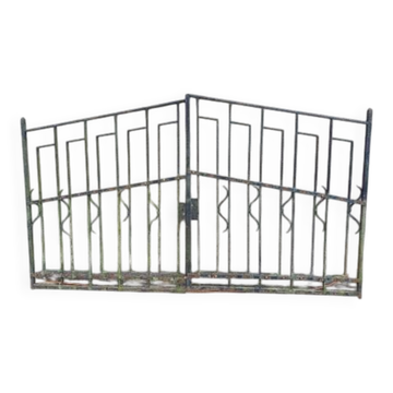 Wrought iron gate with 2 leaves