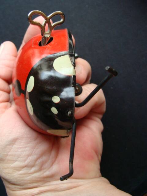 Mechanical ladybird toy