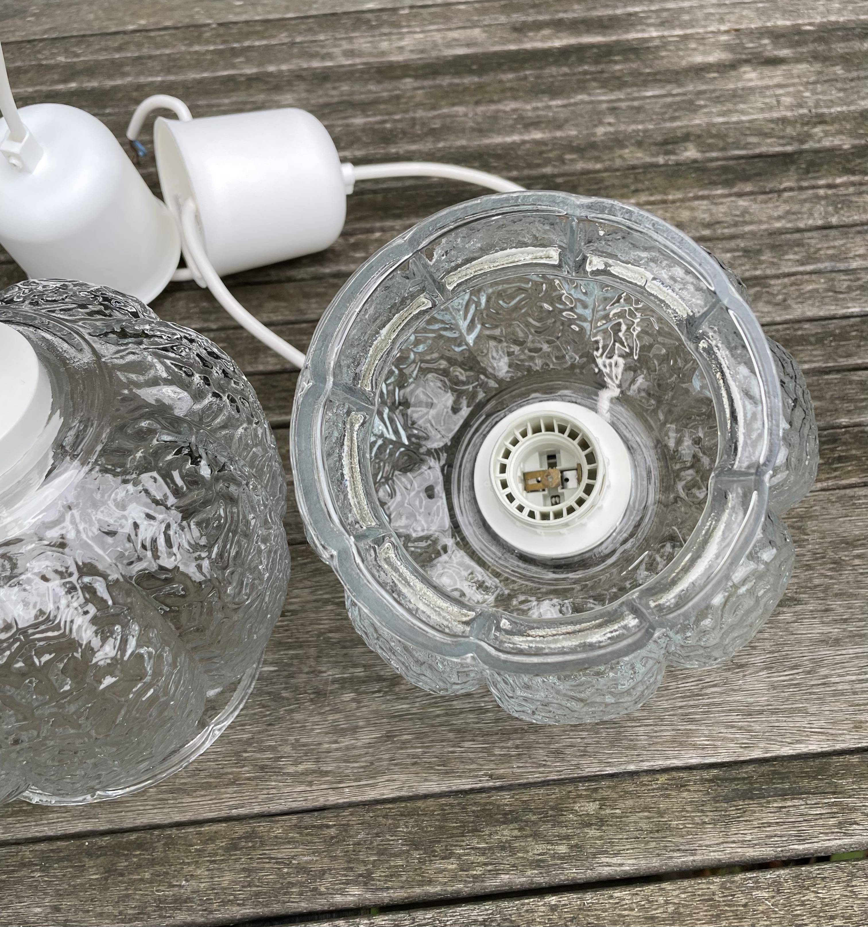 Double Mathias pendant lights ref SU004 in transparent glass in relief corolla shape