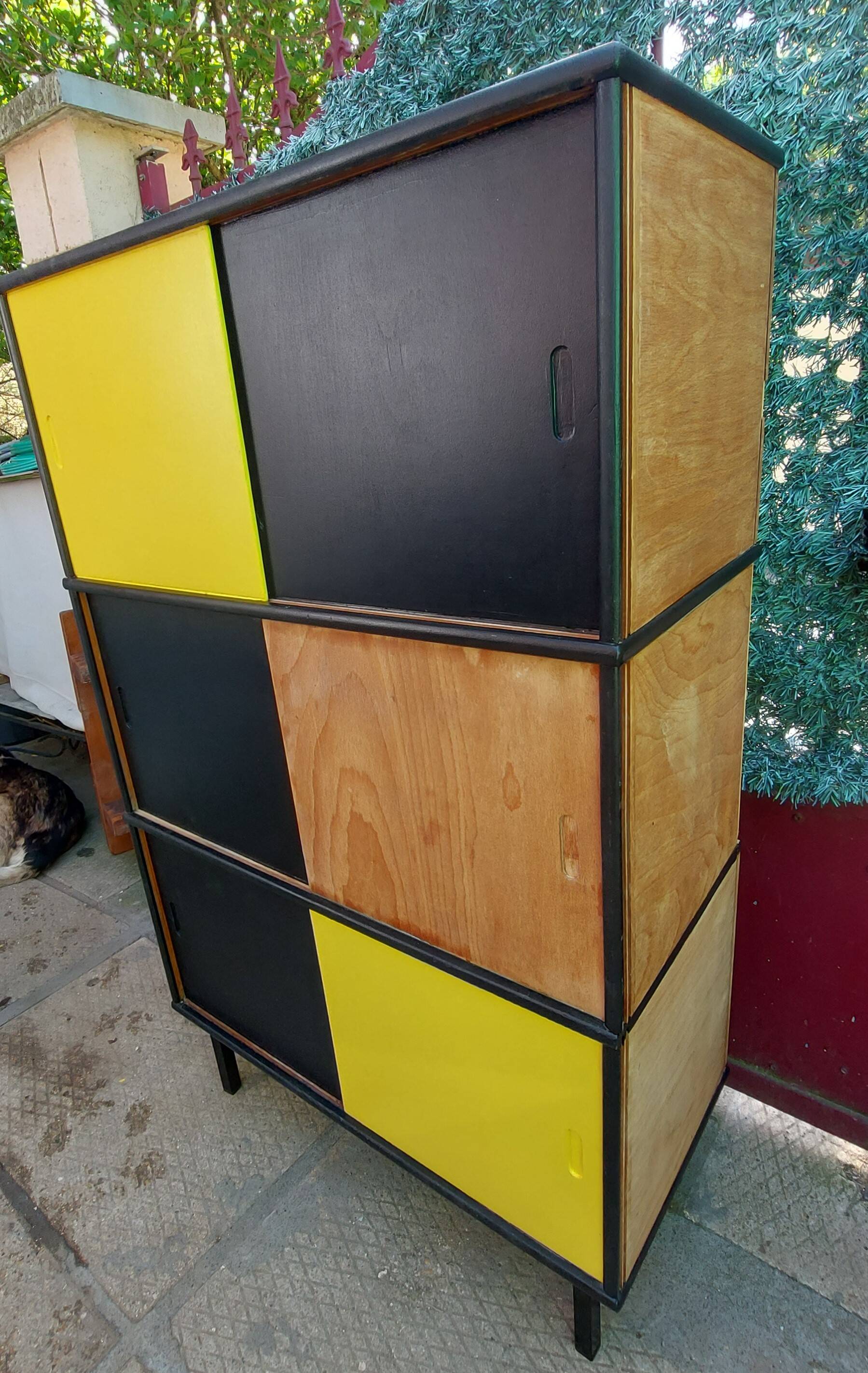 MD furniture on foot and refurbished Oscar 1970/80