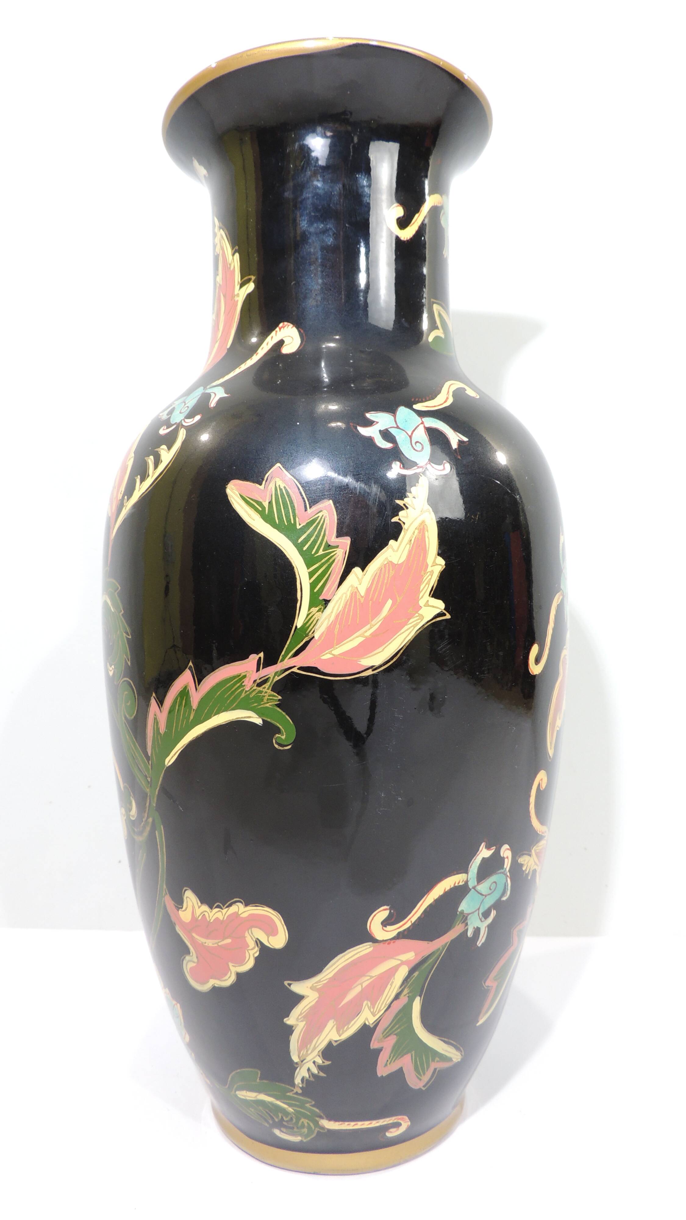 Old Large black vase decorated with leaves /vintage/ XXsiecle/potiche