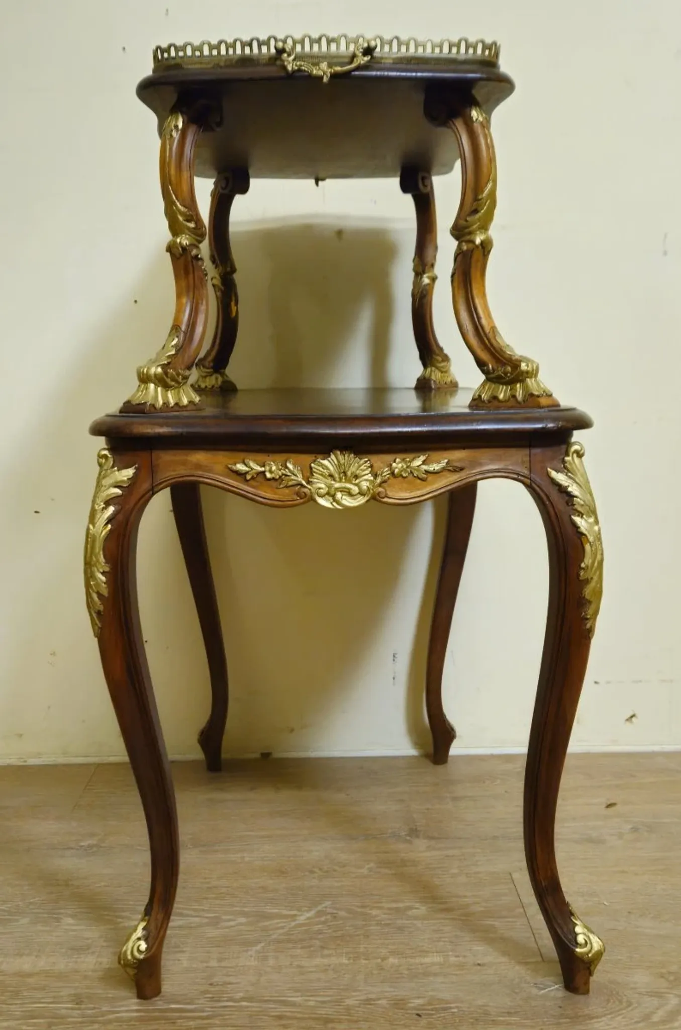 Table console / desserte de style Louis XV à deux plateaux