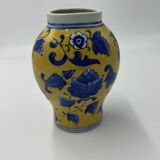 Vase chinois jaune à motifs bleus , 19ème siècle