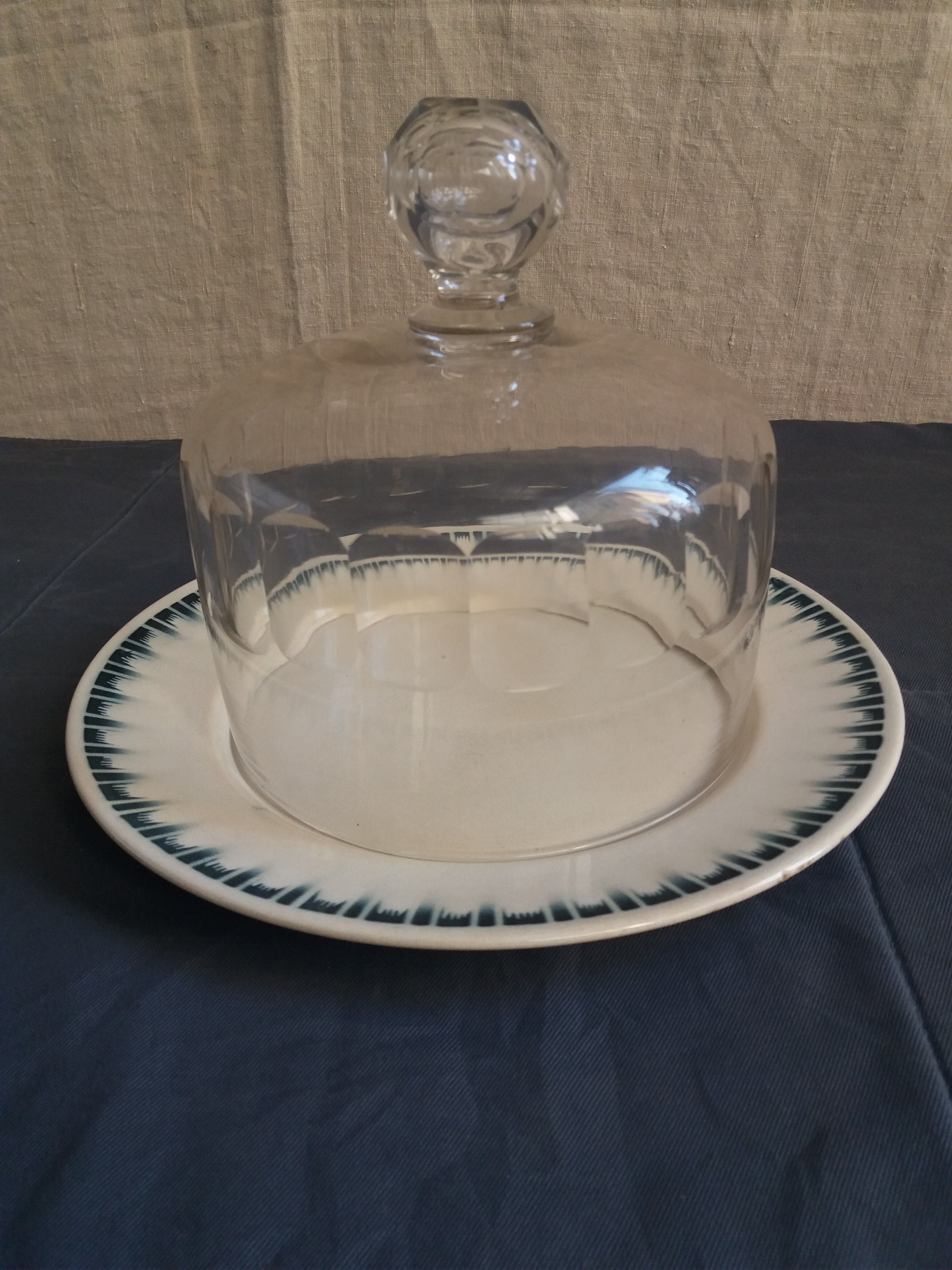 Ancient crystal cheese bell