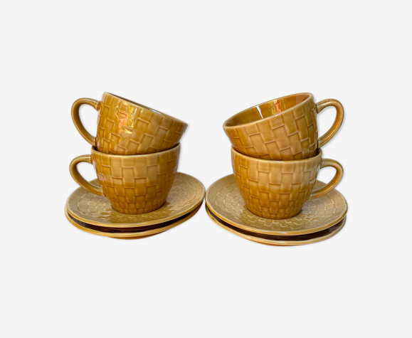 Tasses en grès émaillé