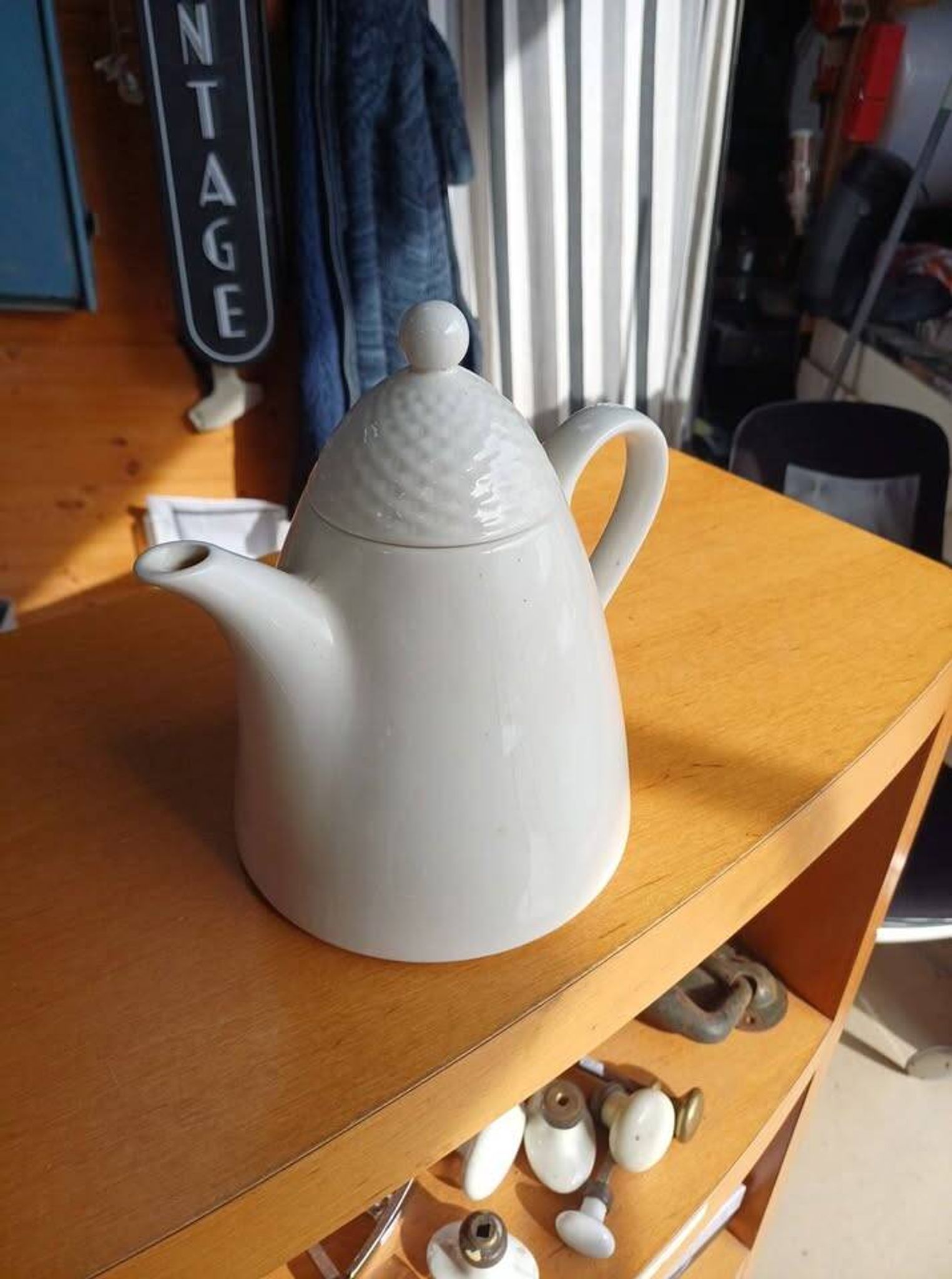 Vintage white ceramic teapot / coffee pot