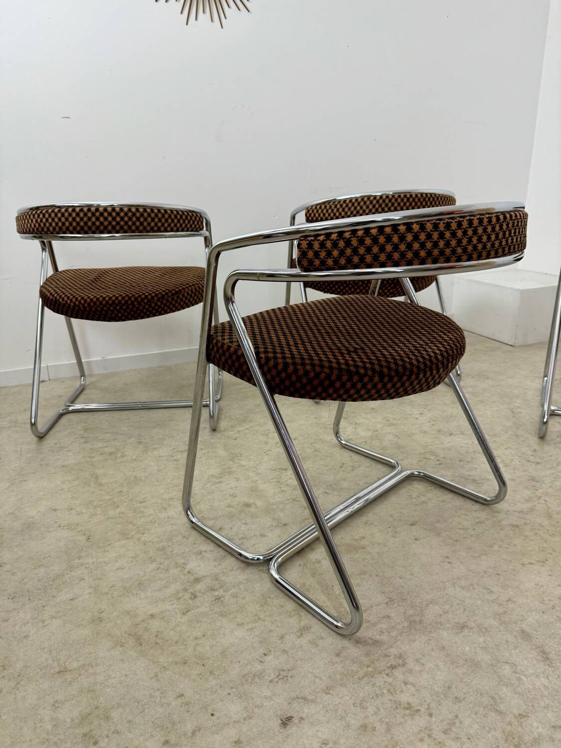 Set of 4 chrome tubular chairs Italian design from the 70s vintage fabric and metal